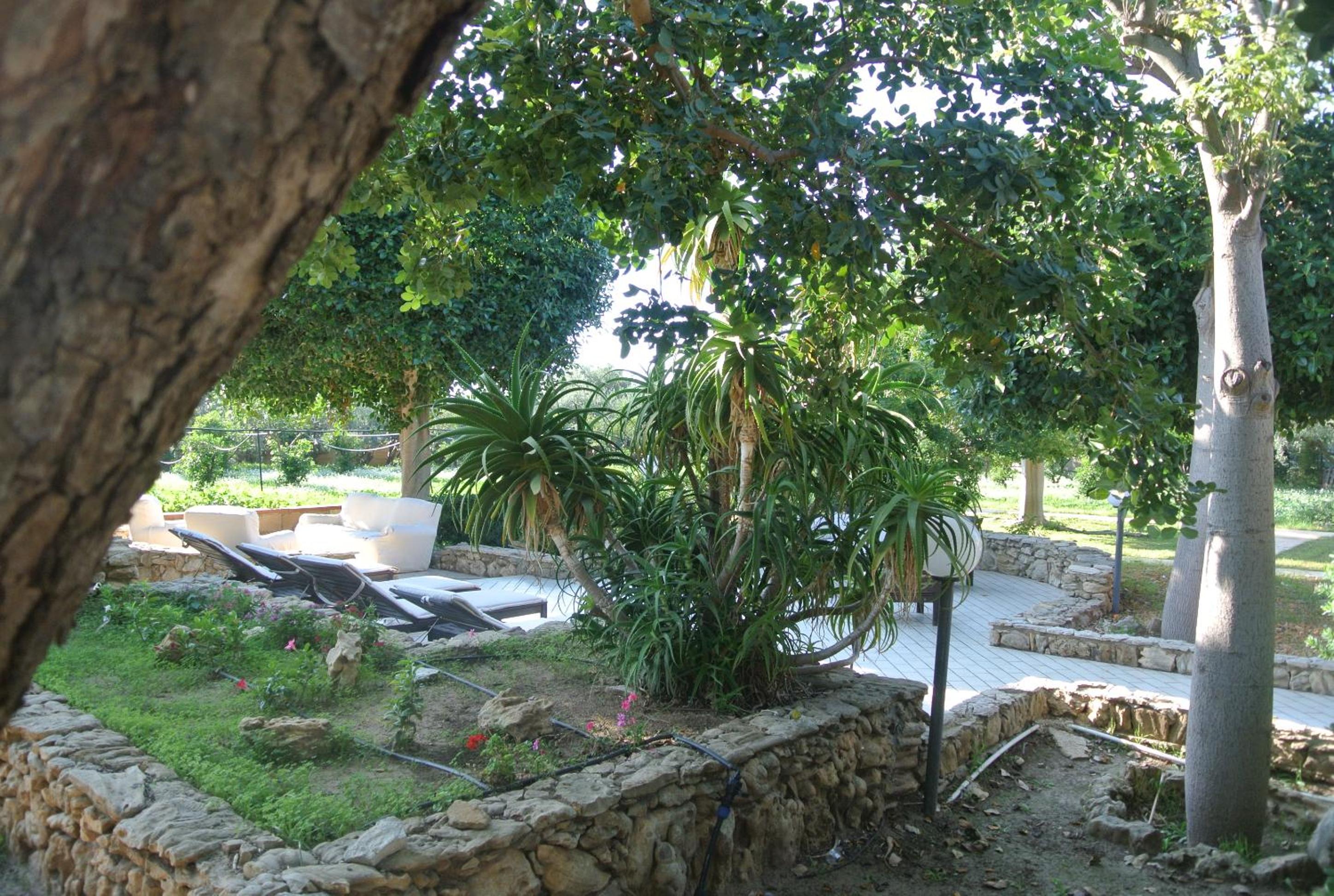 Villa Carlotta Resort