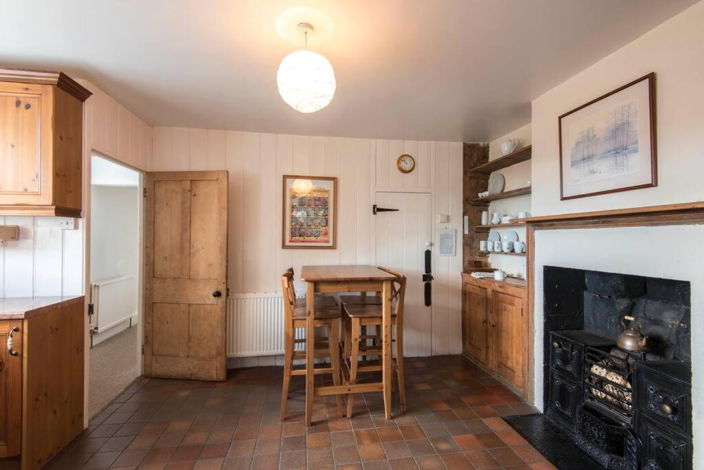 Clematis Cottage - Idyllic Village close to Bath view 4