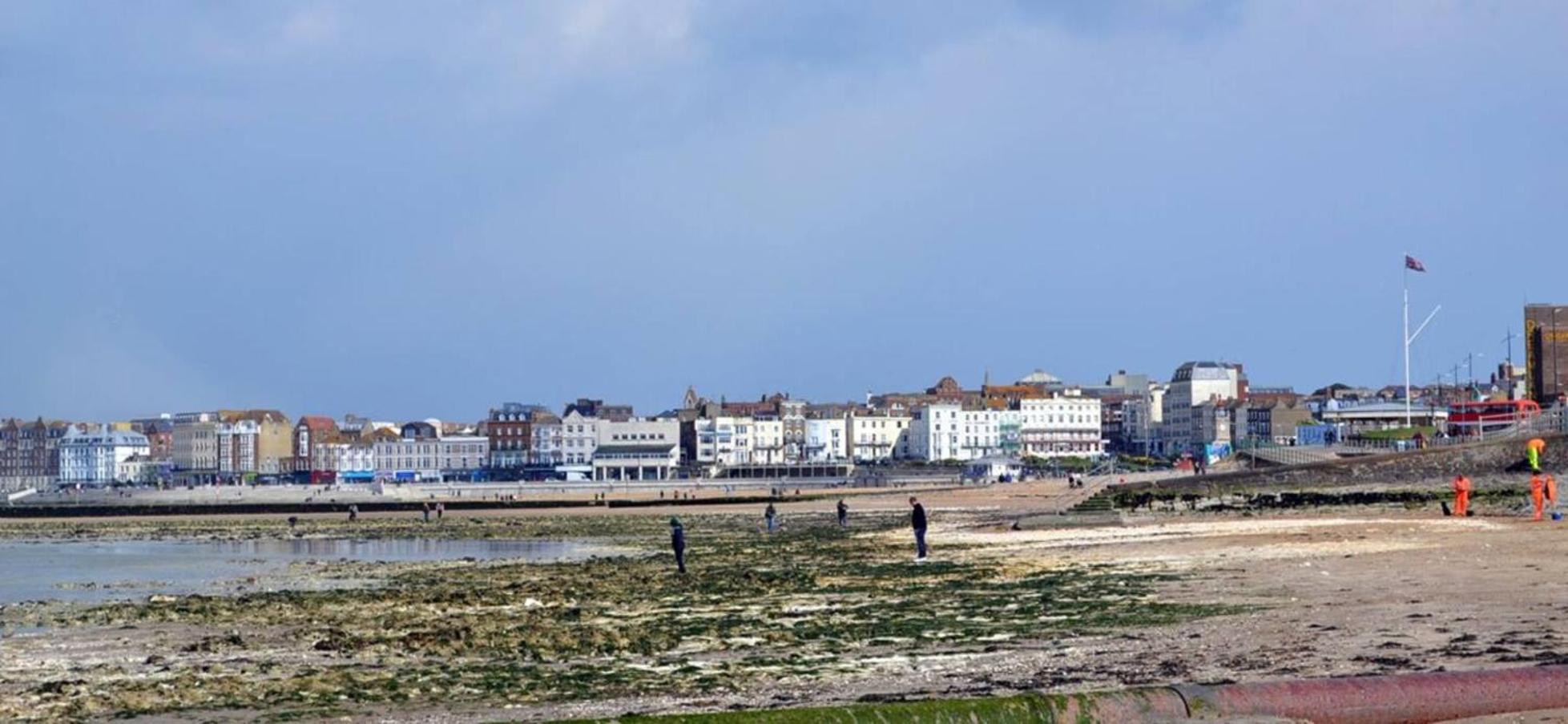 By The Bay - Mins to Margate & Beaches wParking view 5