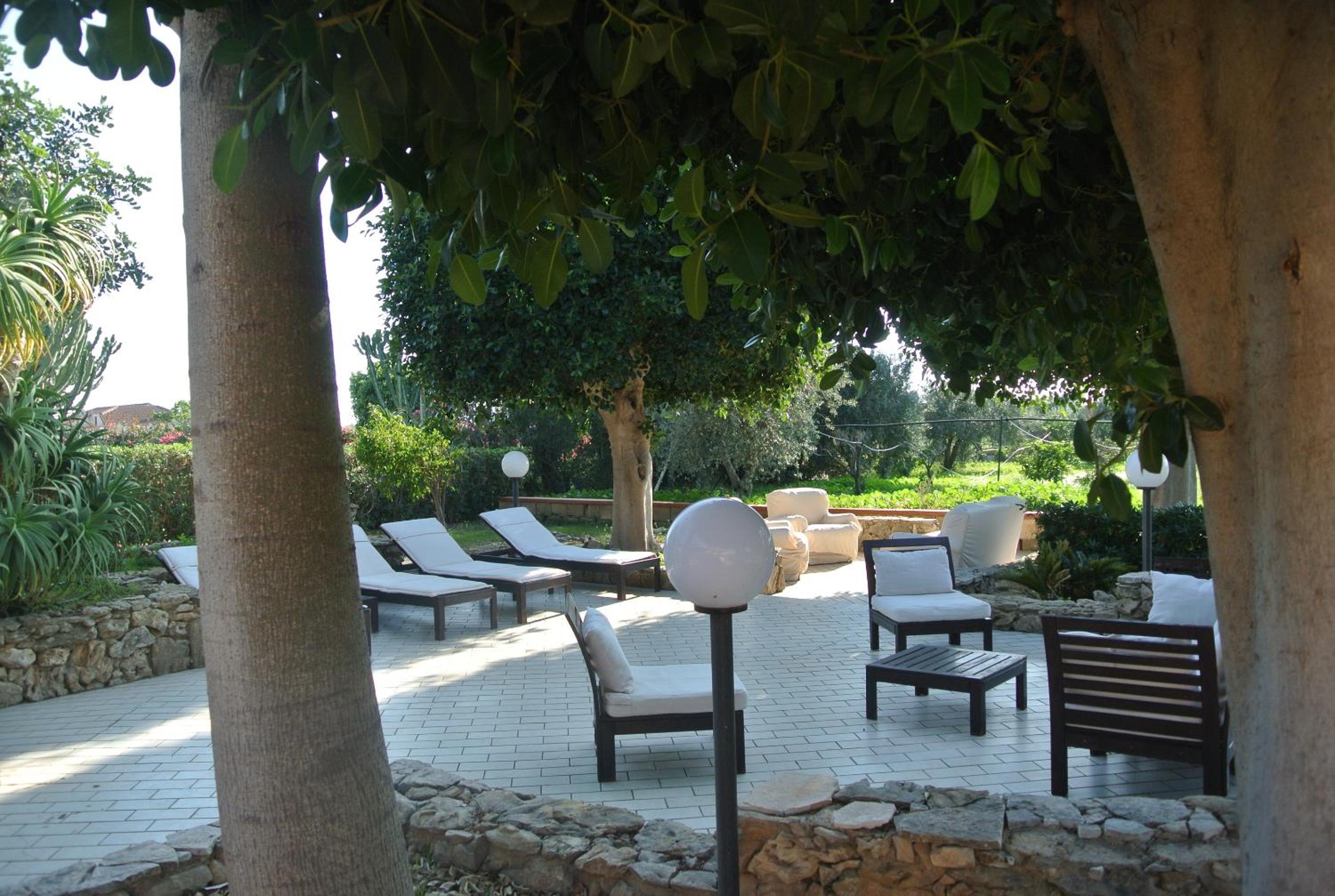 Villa Carlotta Resort