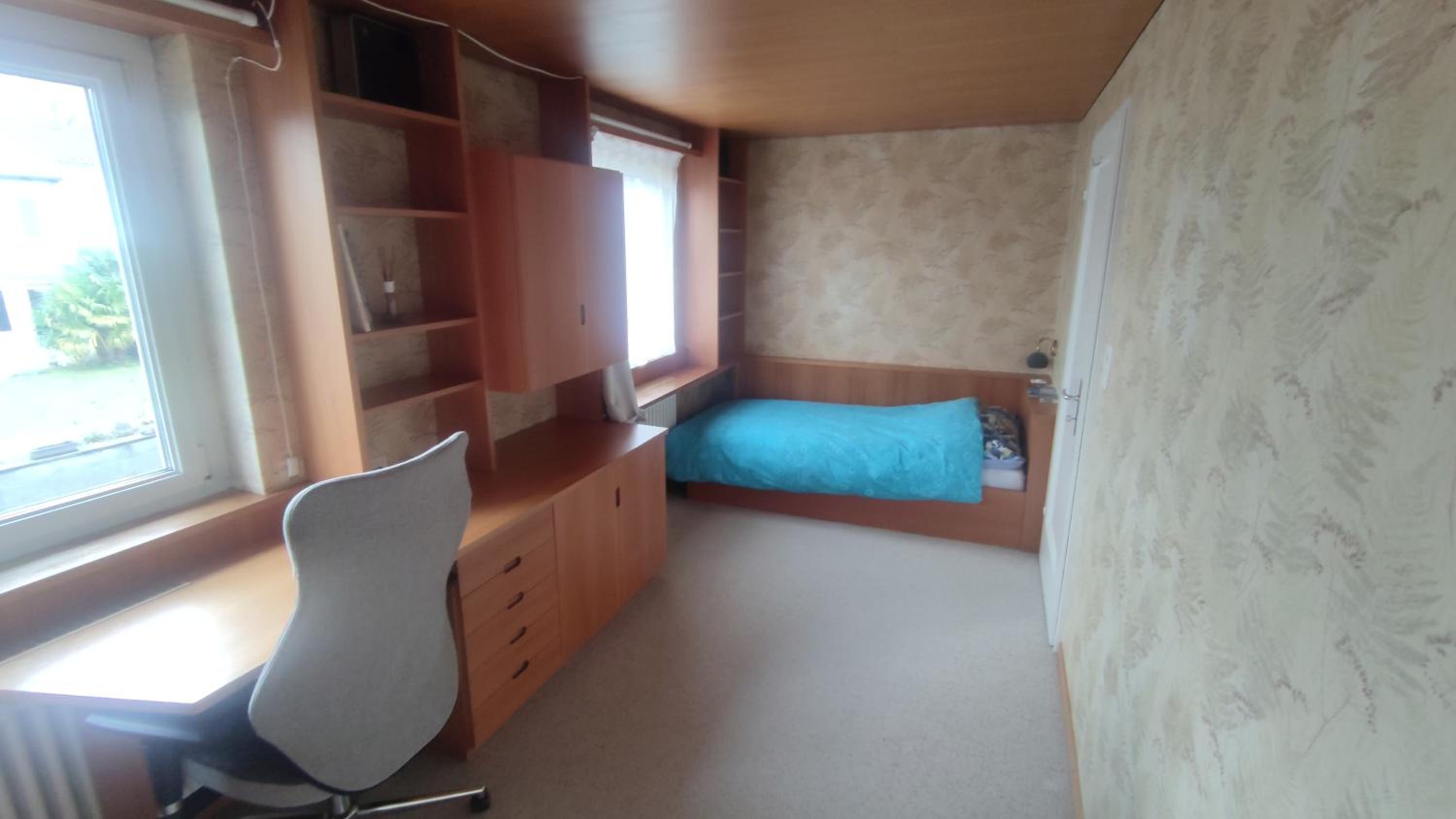 Single Room In Very Quiet & Cosy House With Garden