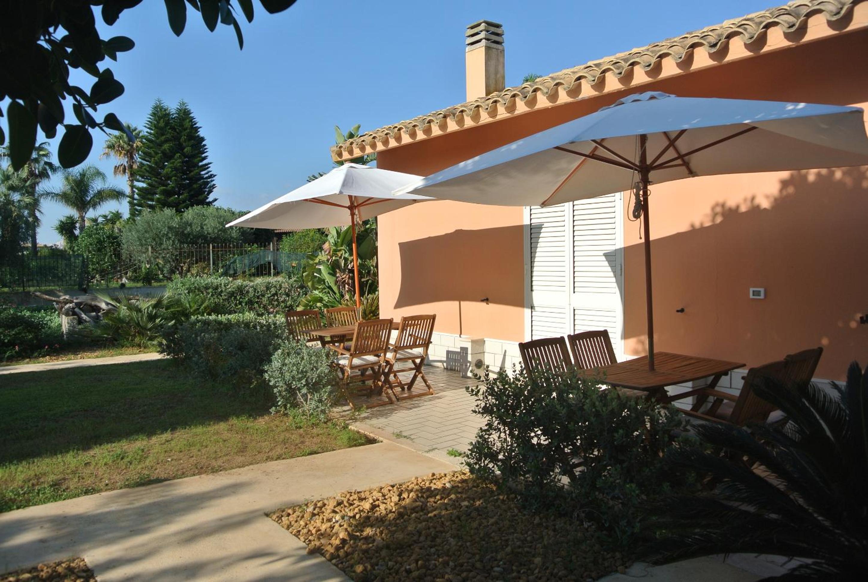 Villa Carlotta Resort