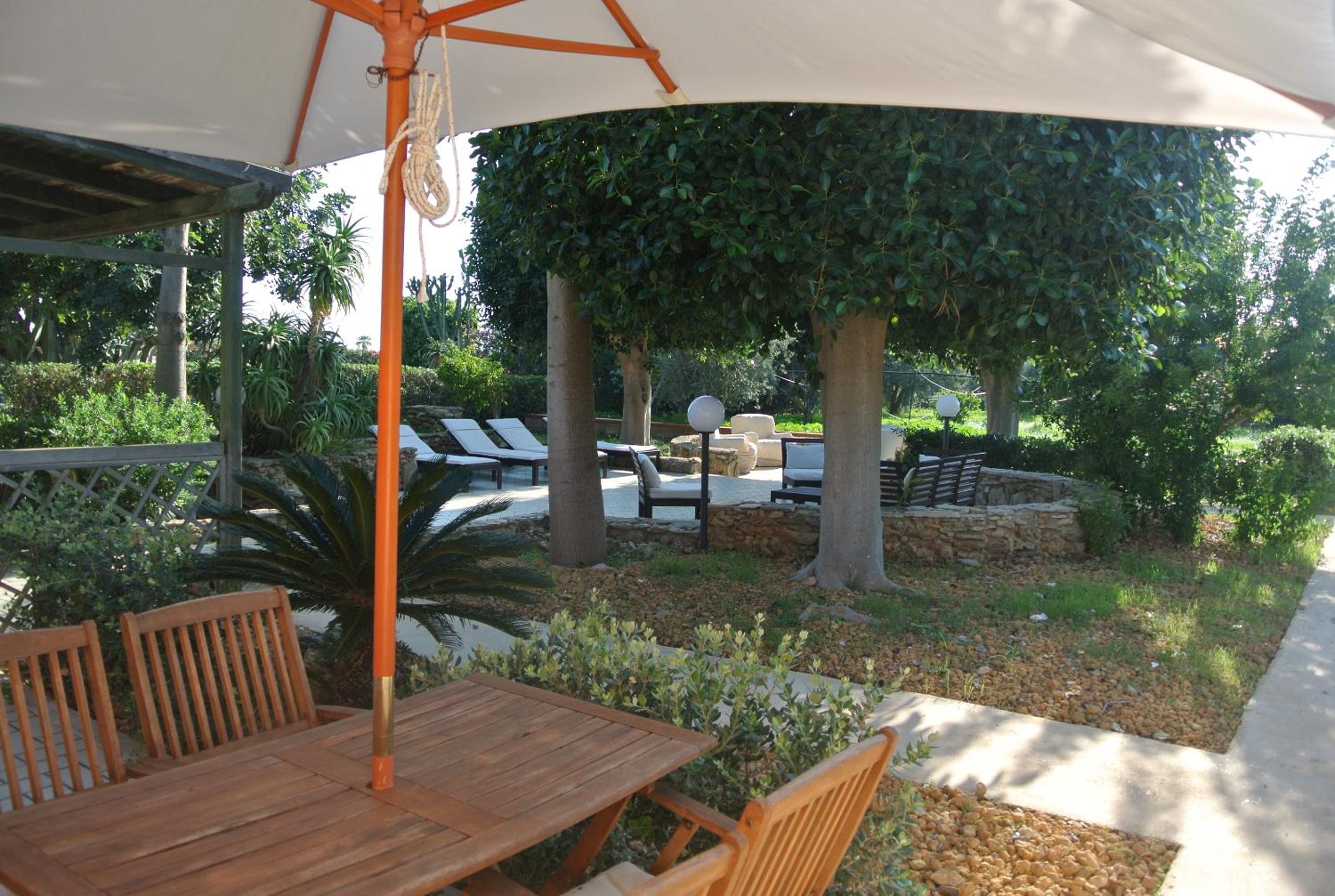 Villa Carlotta Resort