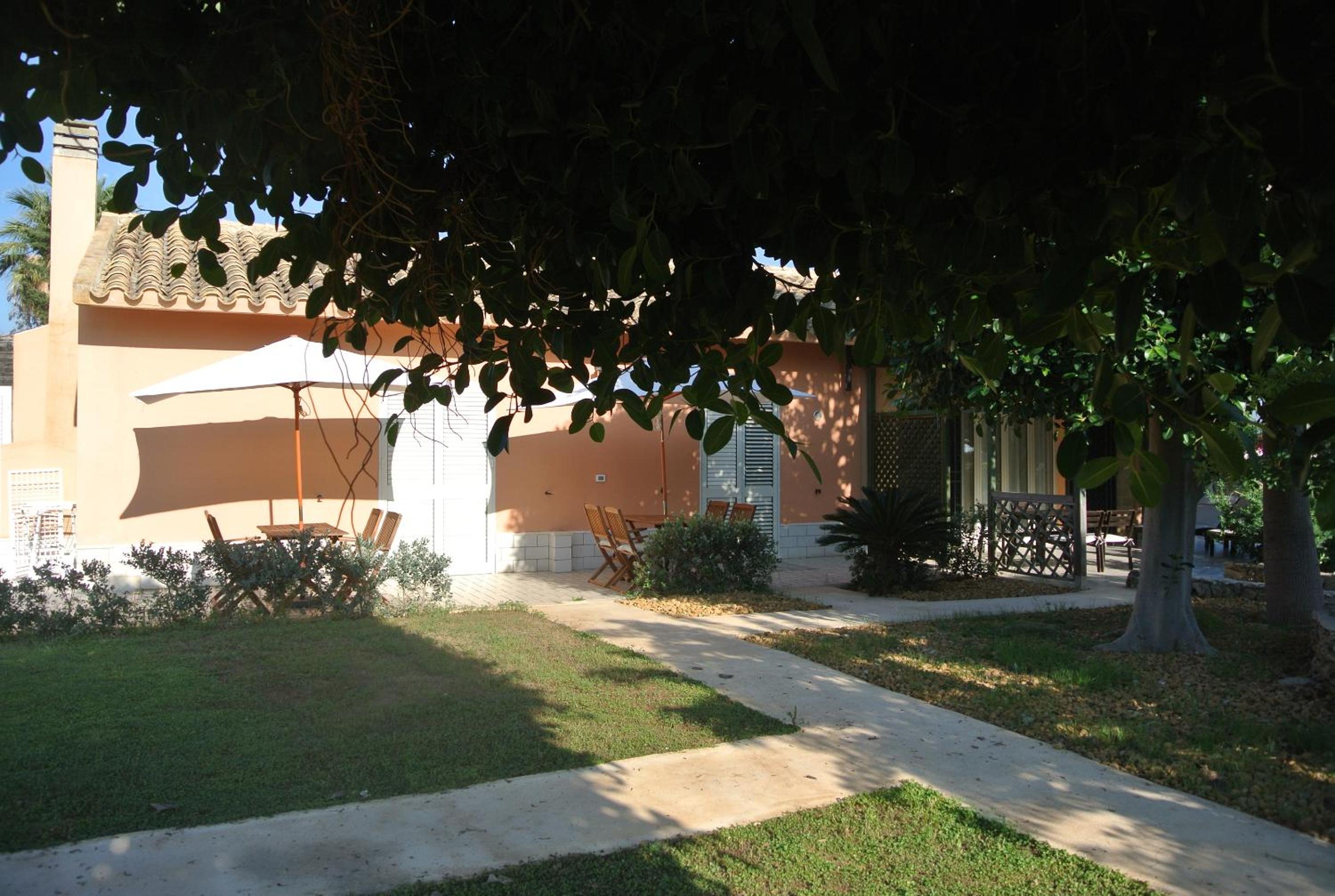 Villa Carlotta Resort