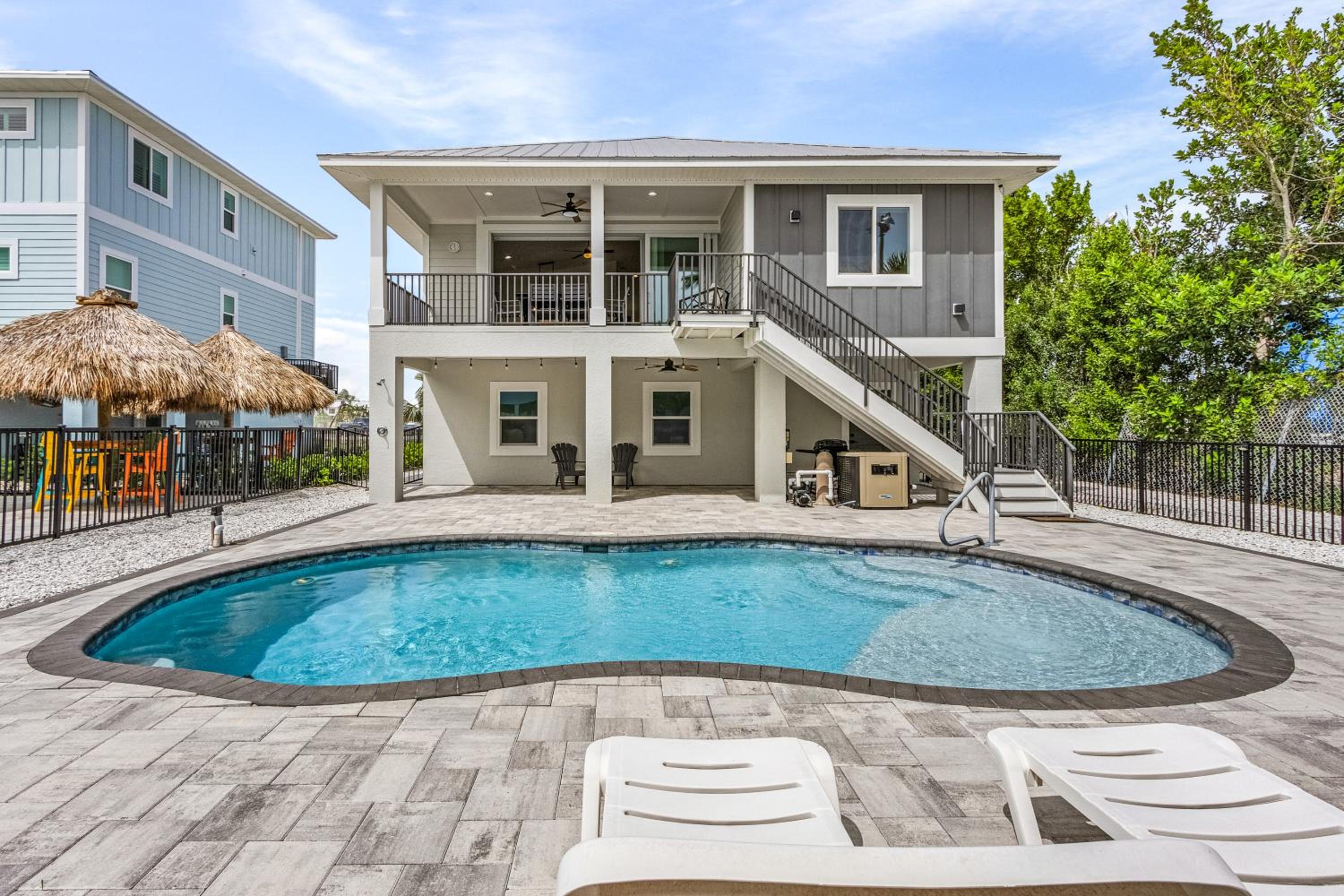 Luxury Retreat: with Pool view 4