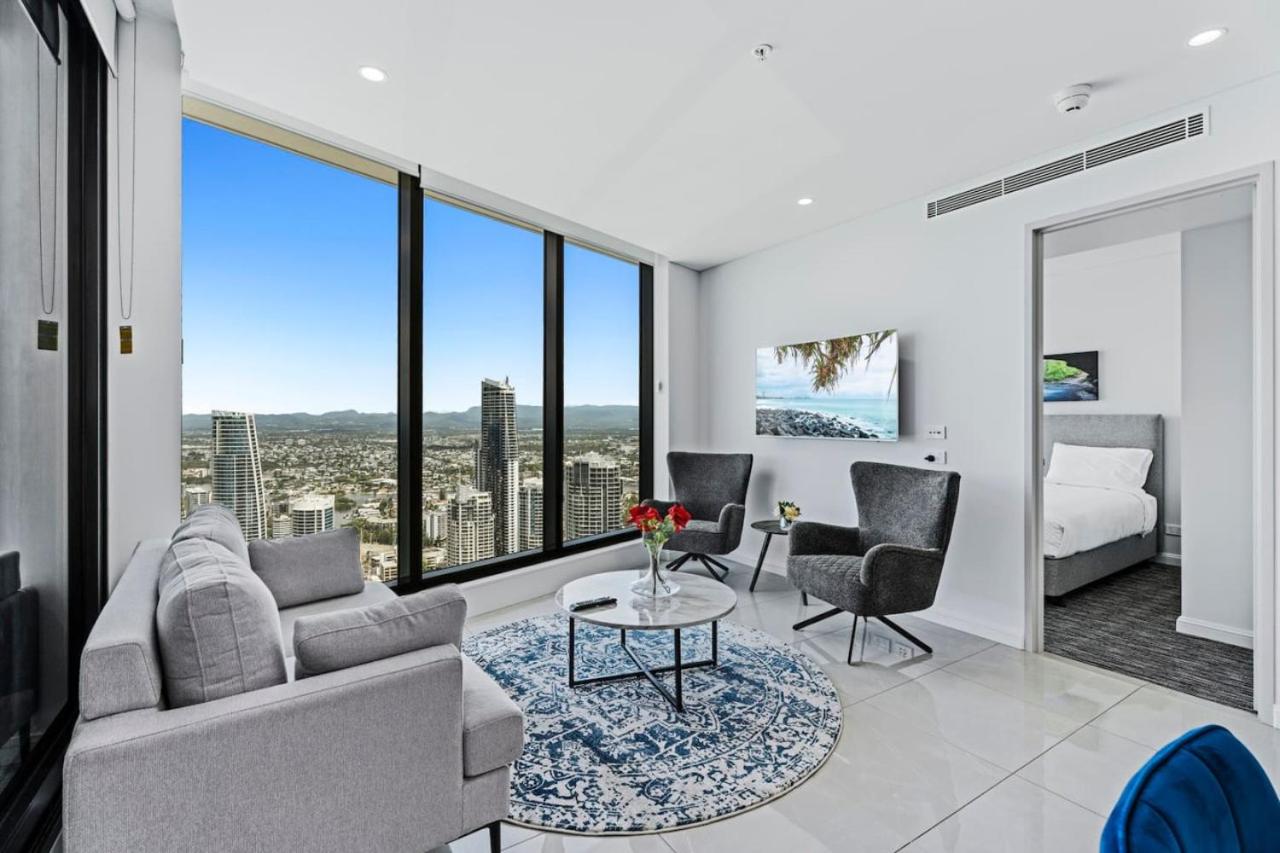 Stunning Ocean View 2 Bedroom Surfers Paradise