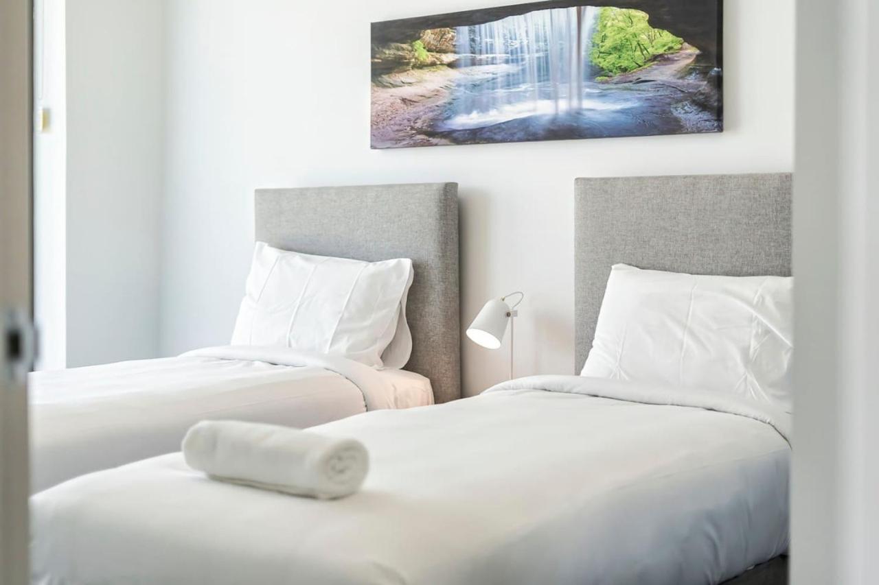 Stunning Ocean View 2 Bedroom Surfers Paradise