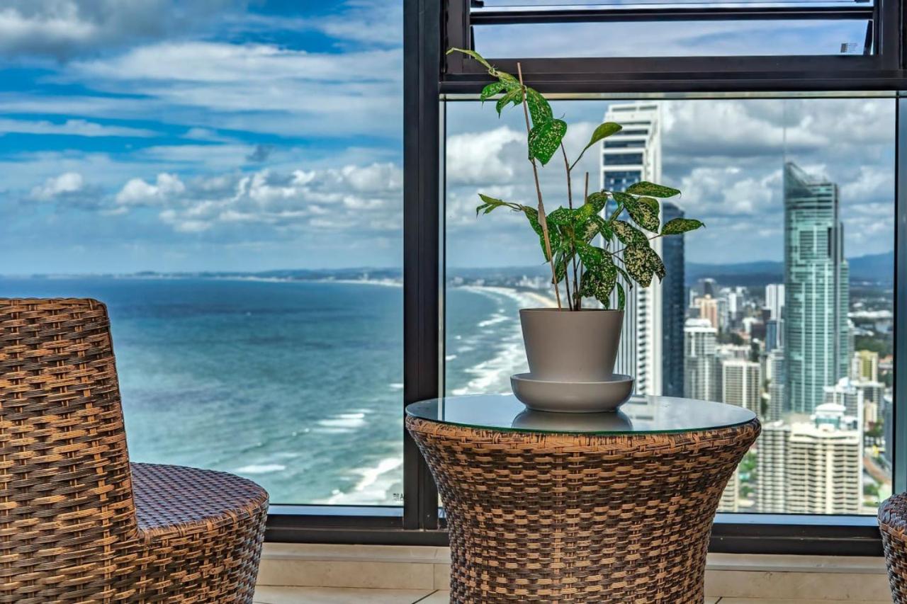 Stunning Ocean View 2 Bedroom Surfers Paradise