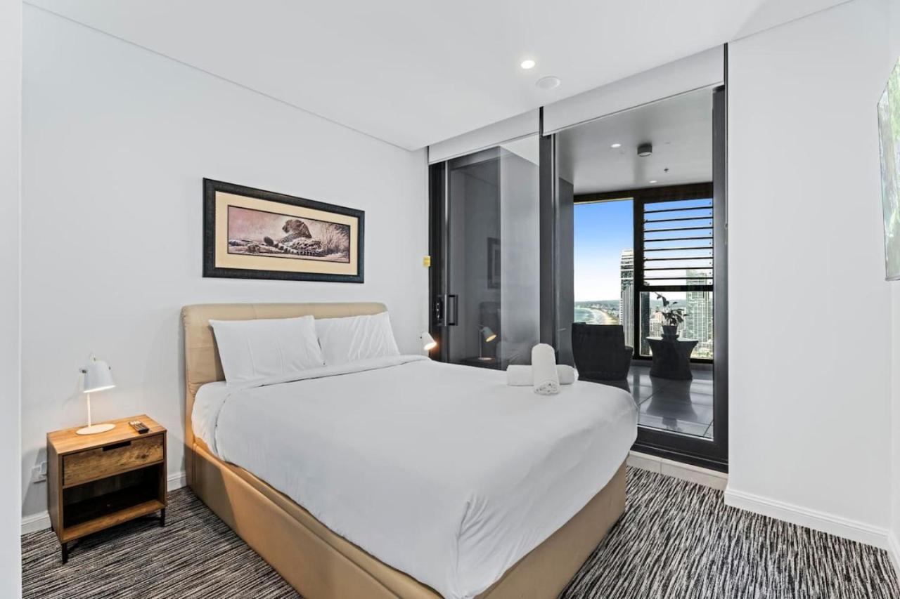 Stunning Ocean View 2 Bedroom Surfers Paradise