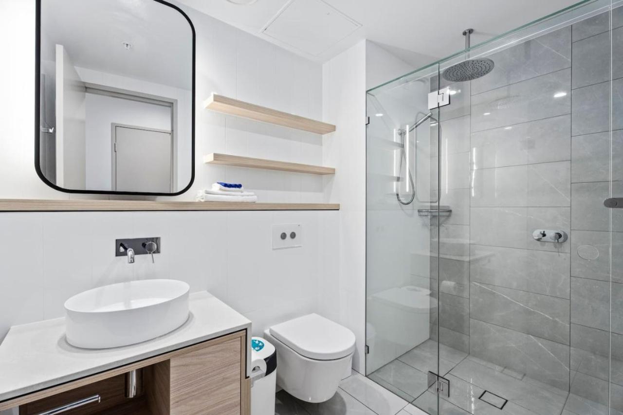 Stunning Ocean View 2 Bedroom Surfers Paradise