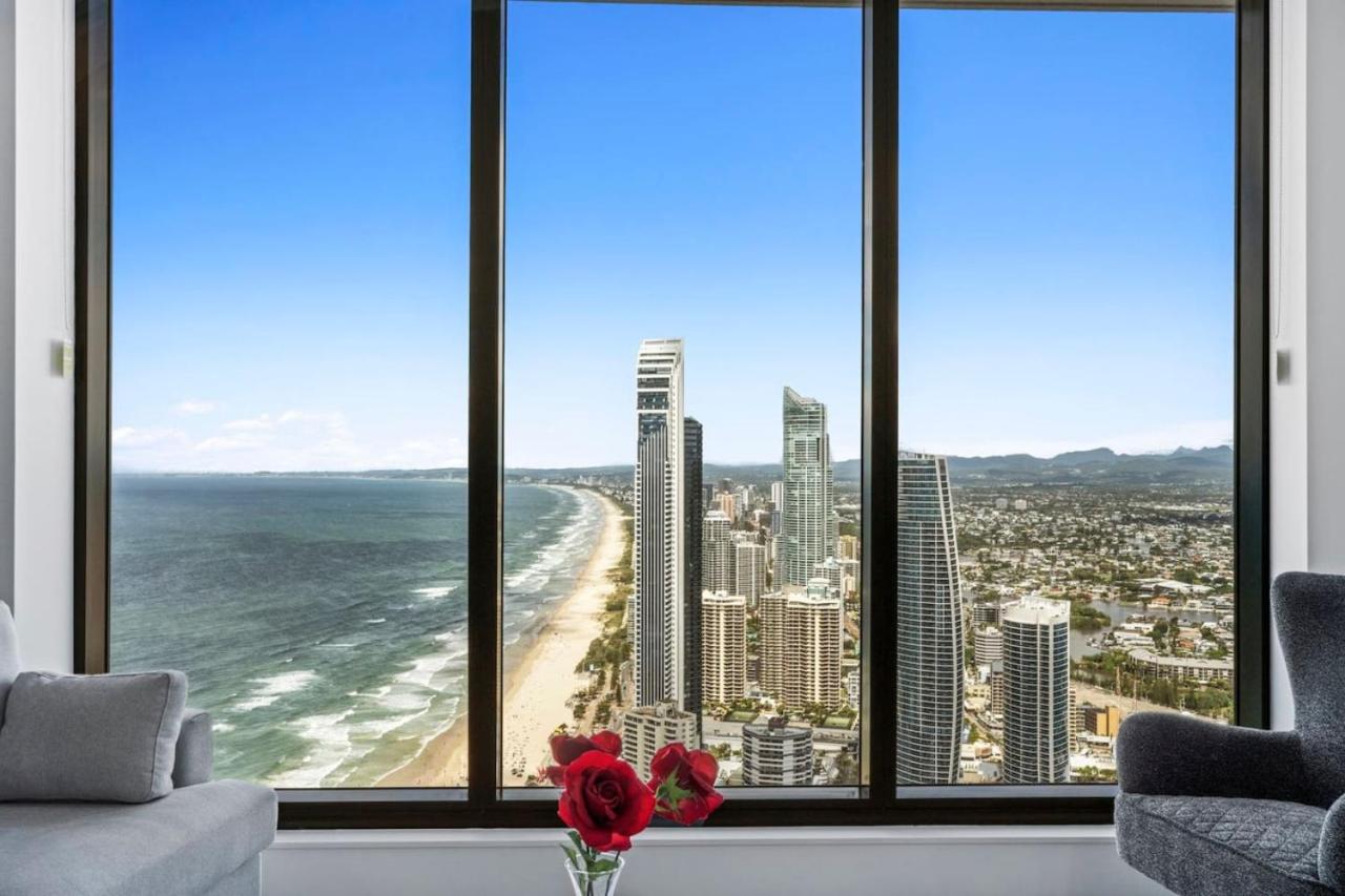 Stunning Ocean View 2 Bedroom Surfers Paradise