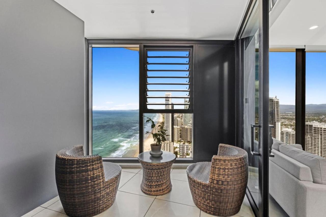 Stunning Ocean View 2 Bedroom Surfers Paradise