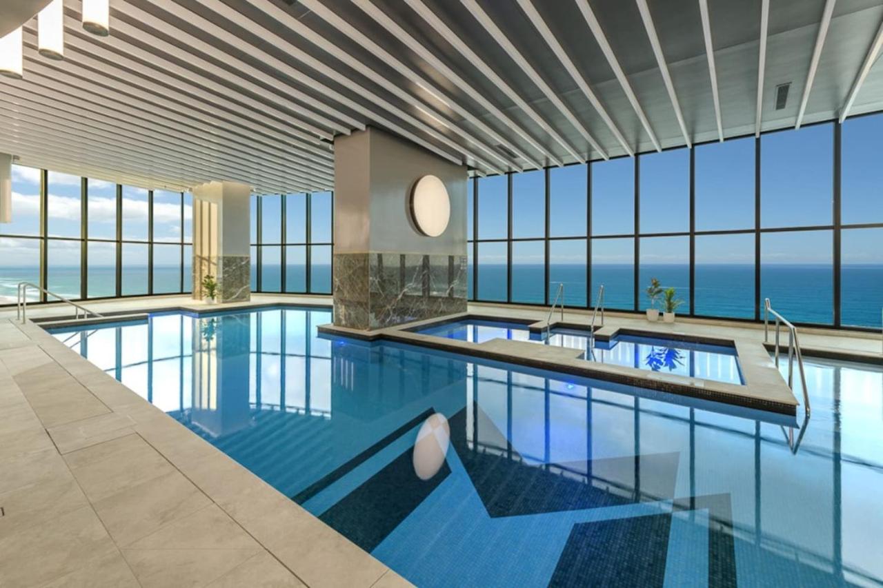 Stunning Ocean View 2 Bedroom Surfers Paradise