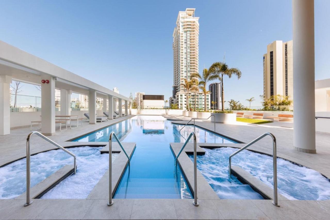 Stunning Ocean View 2 Bedroom Surfers Paradise