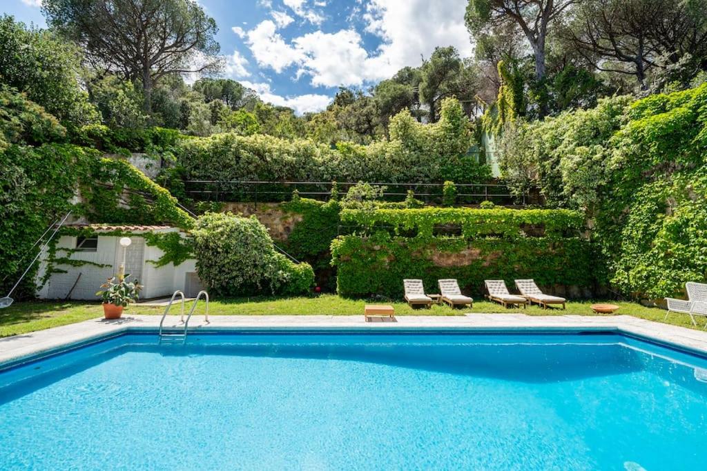Casa Paradis Rosamar - Luxury villa with pool 1min walk from beach Costa Brava! view 2