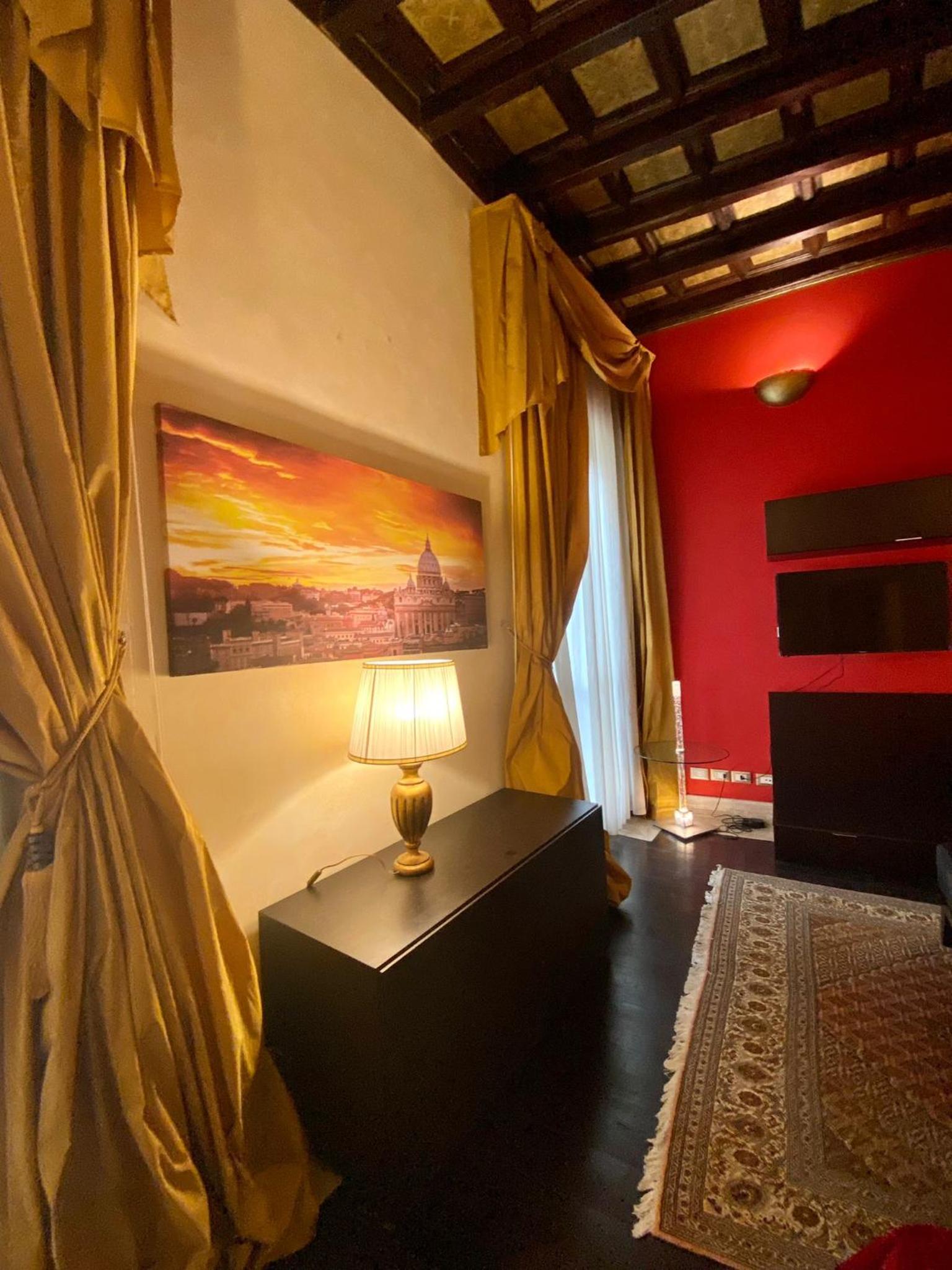 NSM 71VIADELCORSO Luxury Home