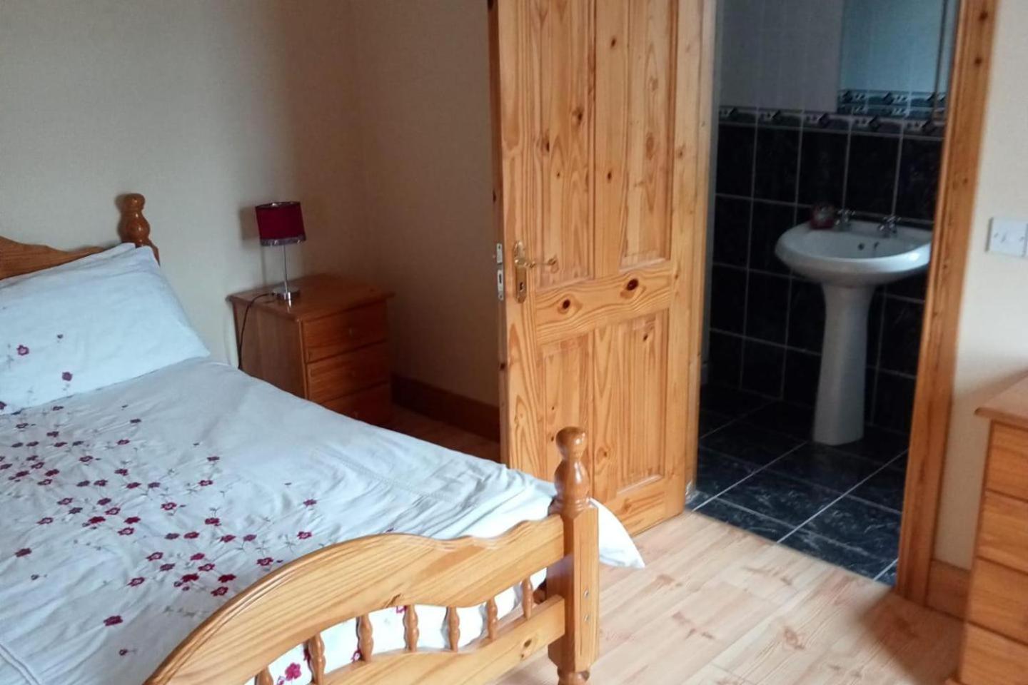 Letterkenny Vacations - Large house on the Wild Atlantic Way Donegal - Property Image 16