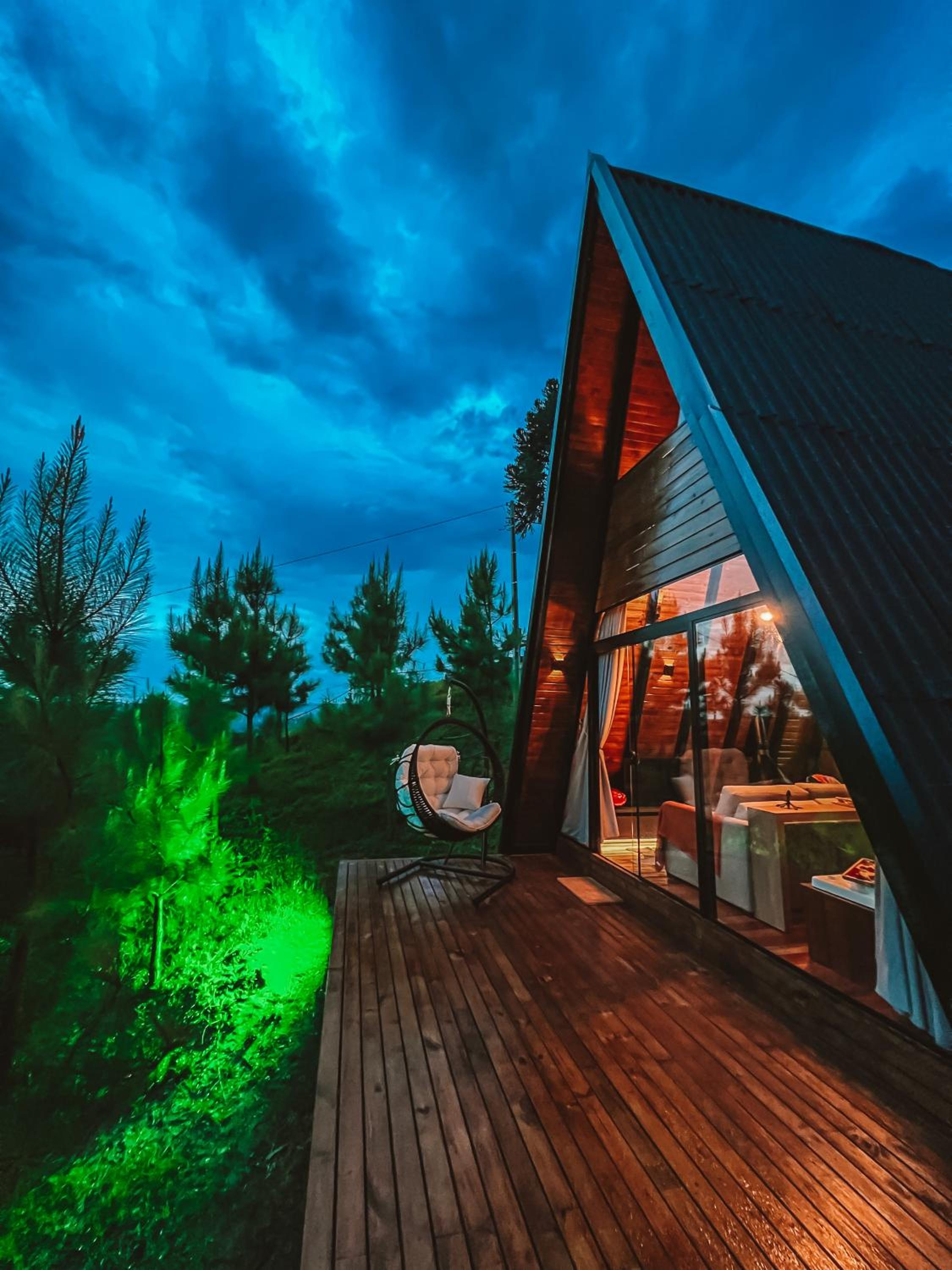 Cabana com hidromassagem na montanha
