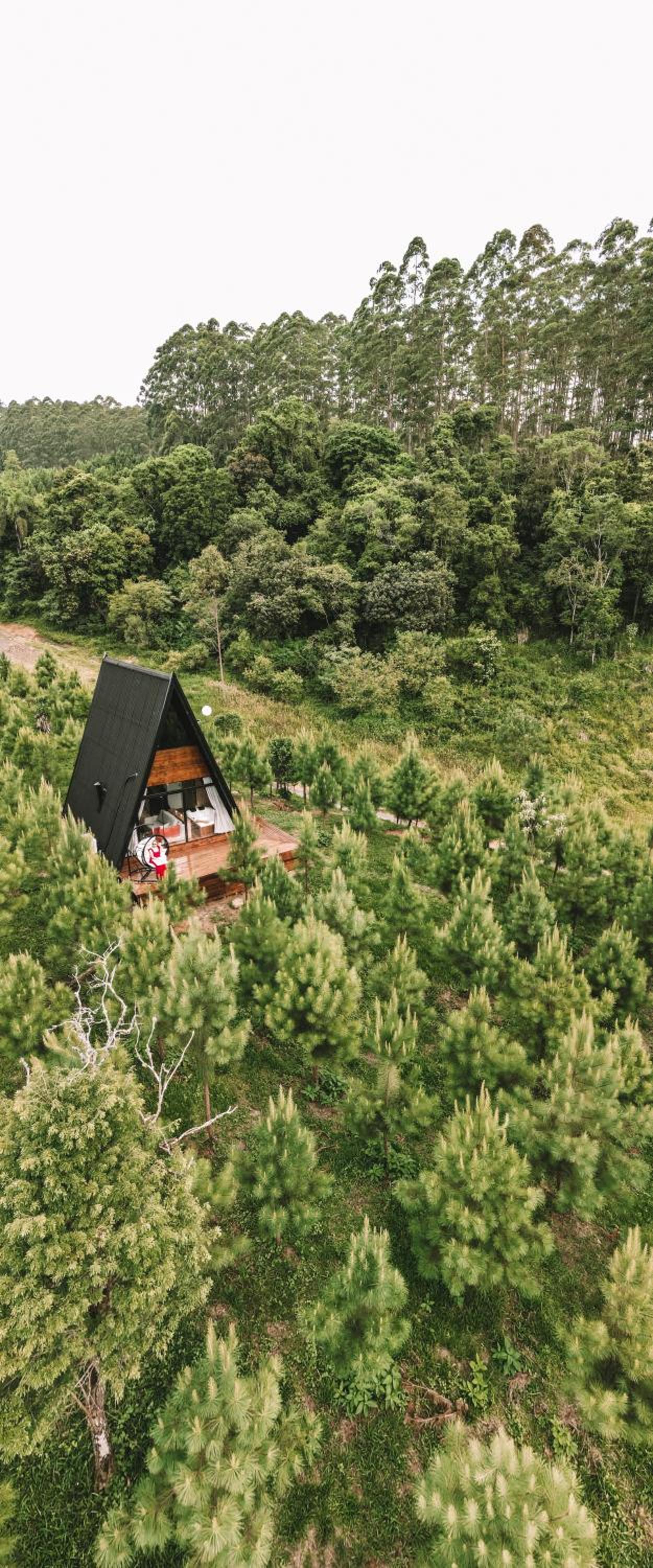 Cabana com hidromassagem na montanha