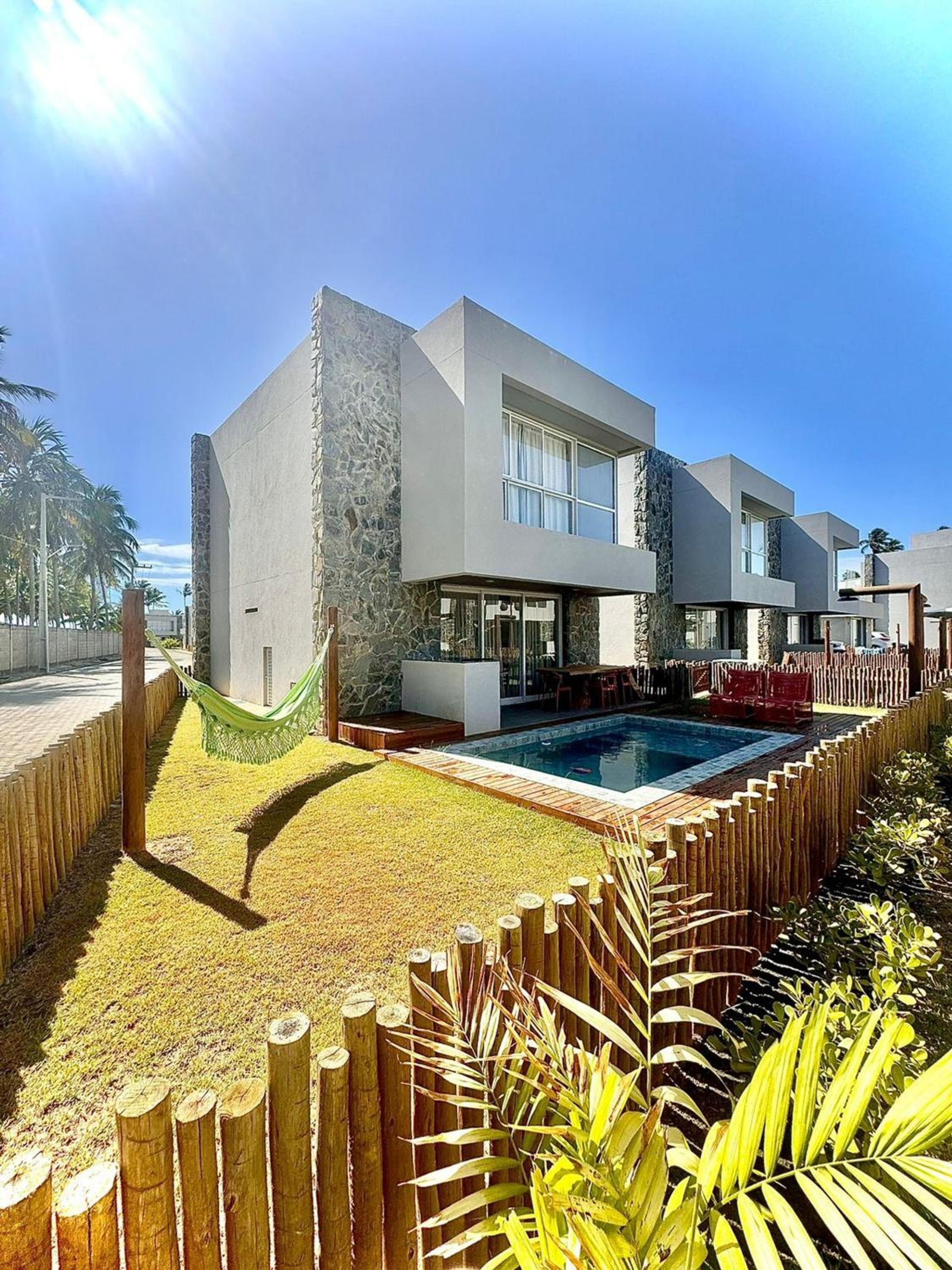 House with pool and barbecue in Milagres