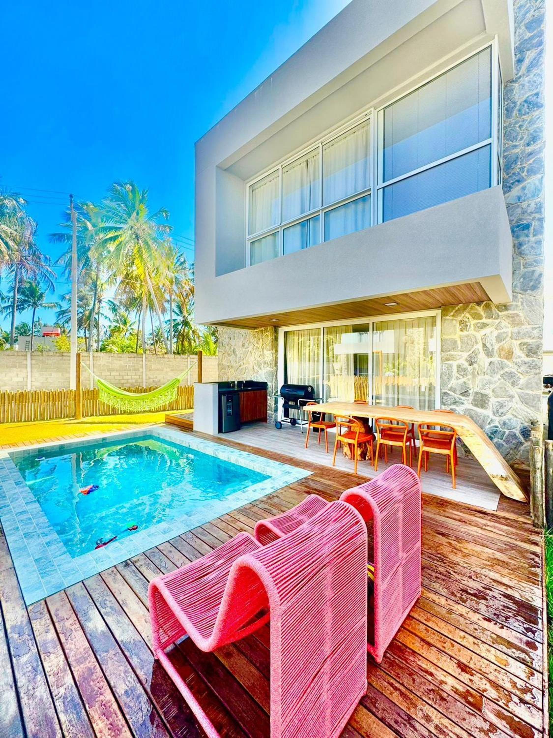 House with pool and barbecue in Milagres