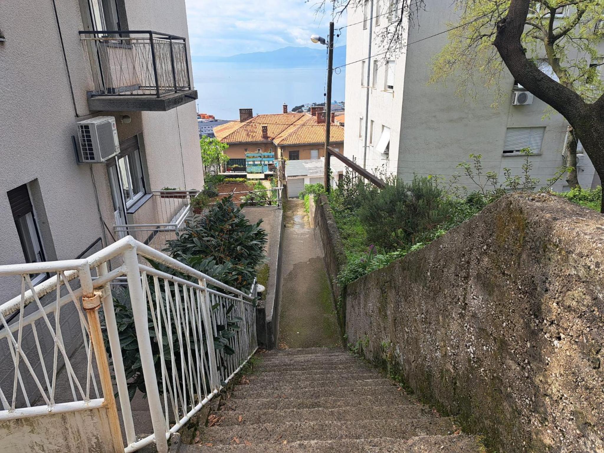 Studio apartment ADRIARI WITH LARGE TERRACE view 3