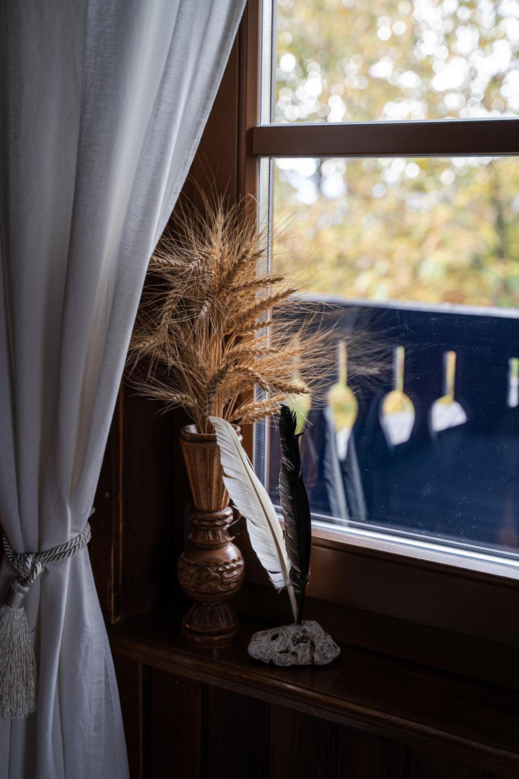 Countryside cottage with mountain view view 3