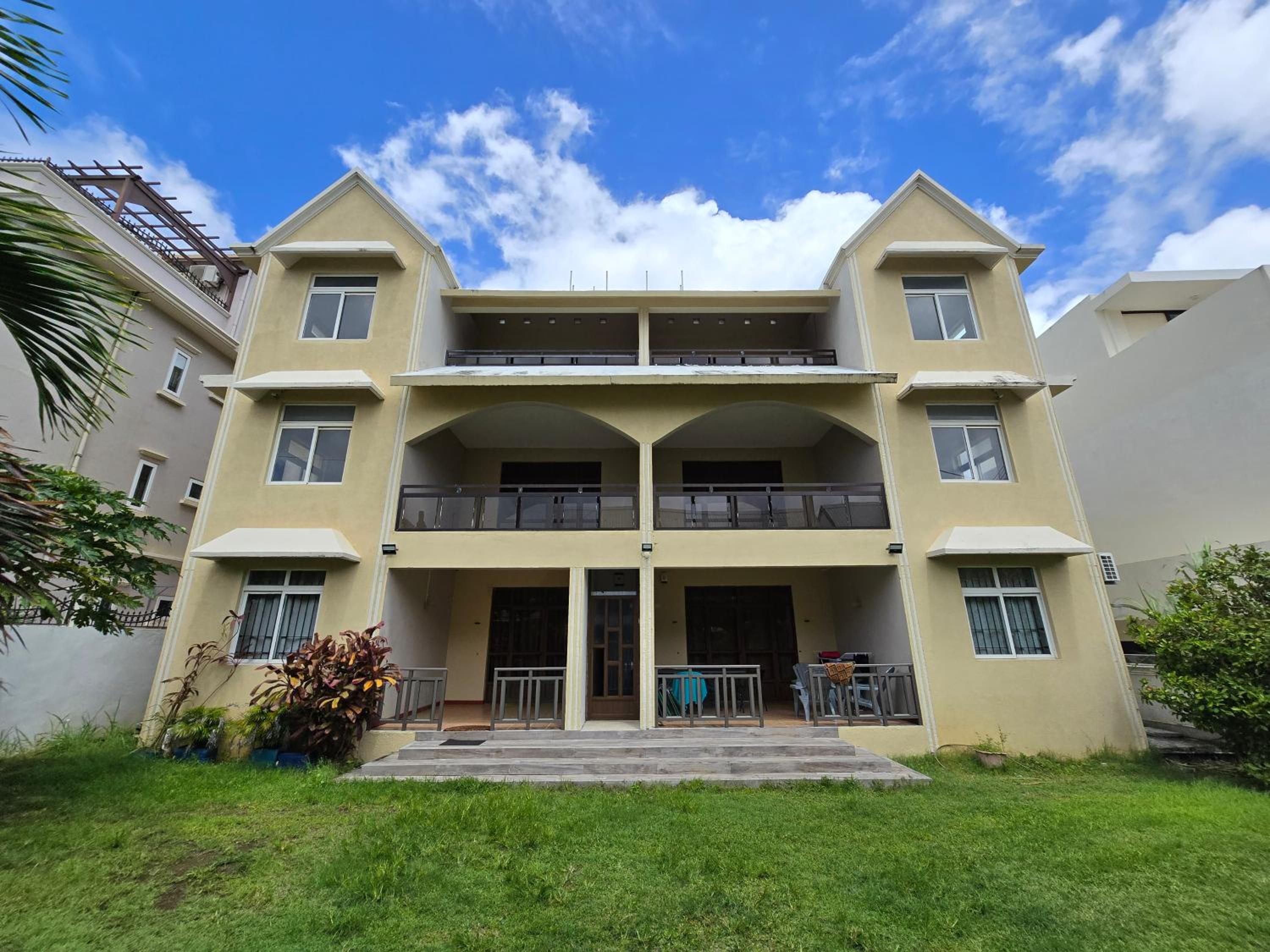 Le Diamant Vert Apartments @ Mont Choisy