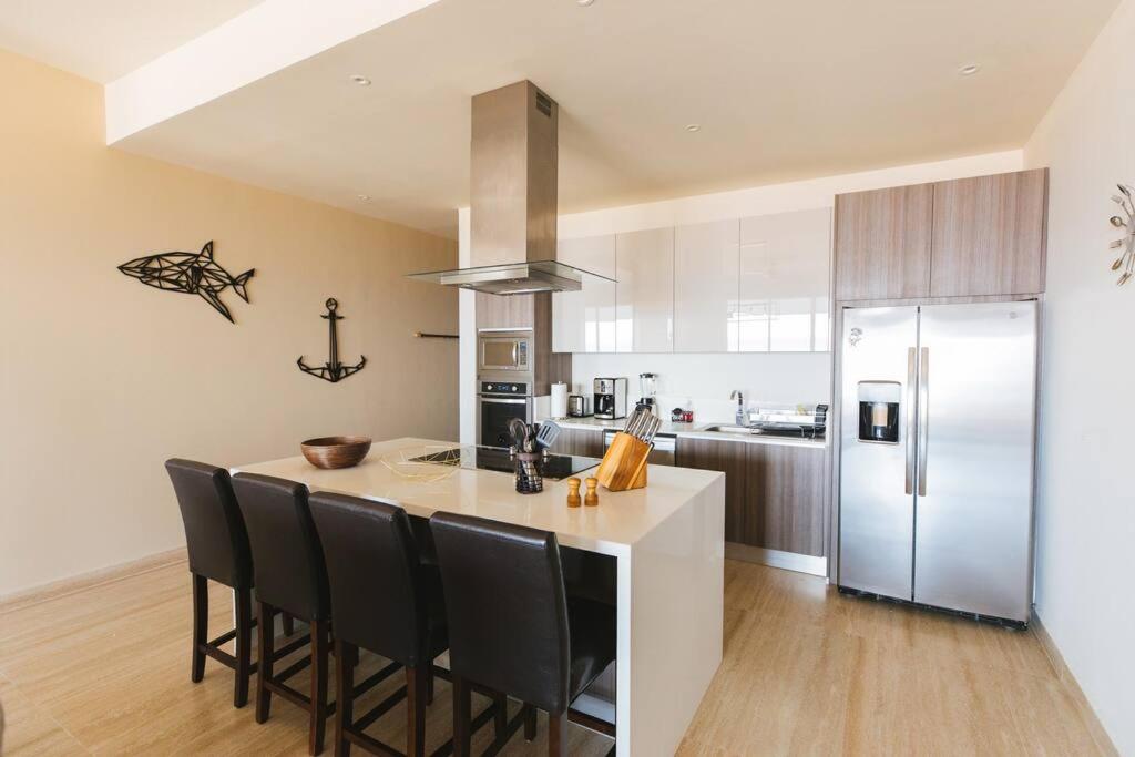 5 Star Condo Bichon - 3rd Floor Arch & Ocean View view 4