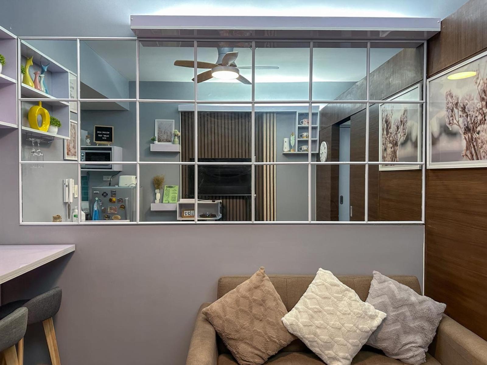 Apartment in Air Residences, Makati with wifi, Netflix, pool, mall and more