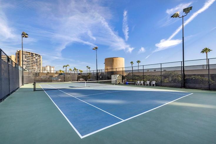 Waterfront Marina View 1600sqf Pool Top Floor