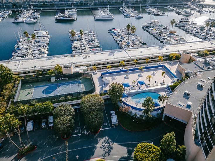 Waterfront Marina View 1600sqf Pool Top Floor