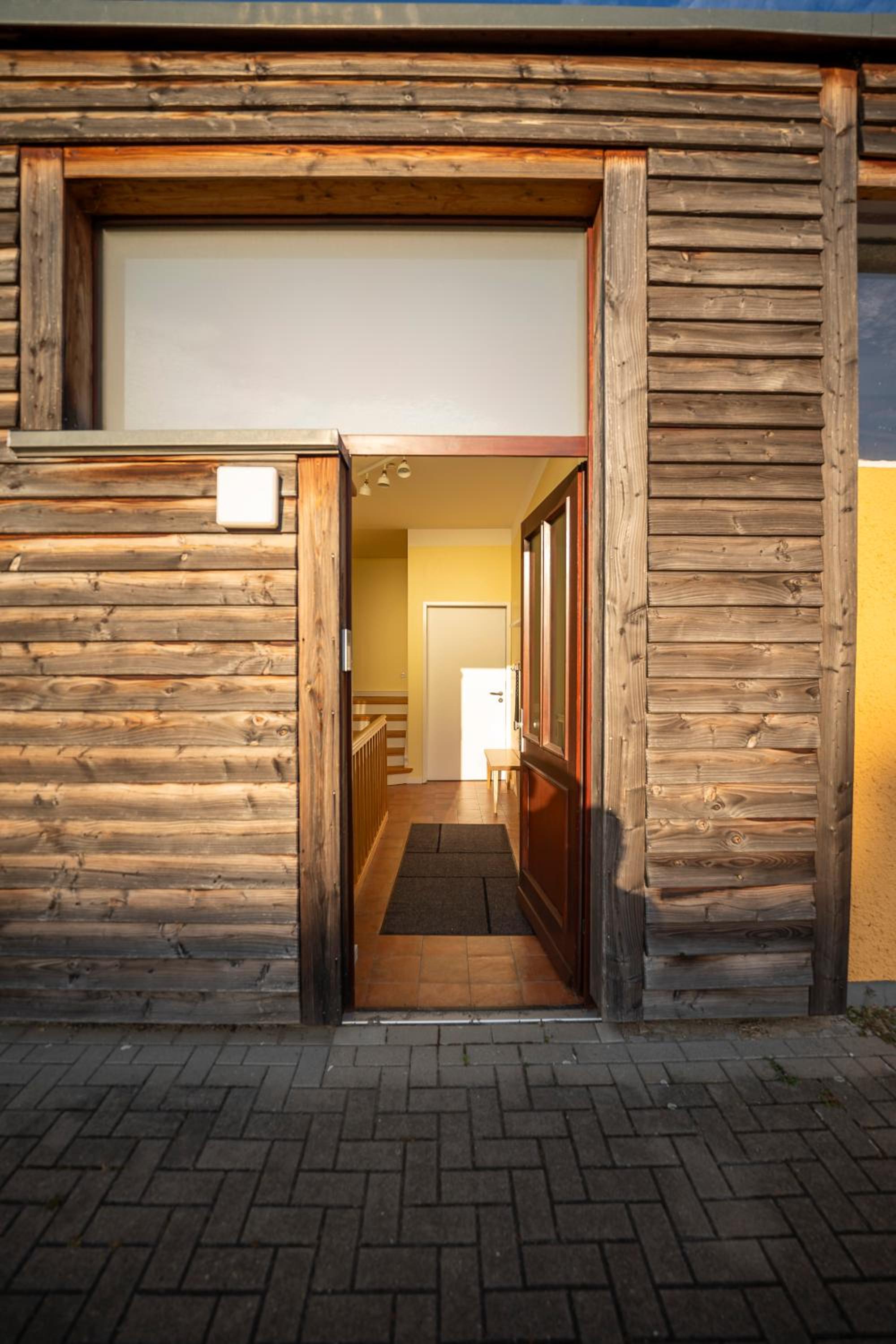 Haus unterm Mammutbaum - Elberadweg
