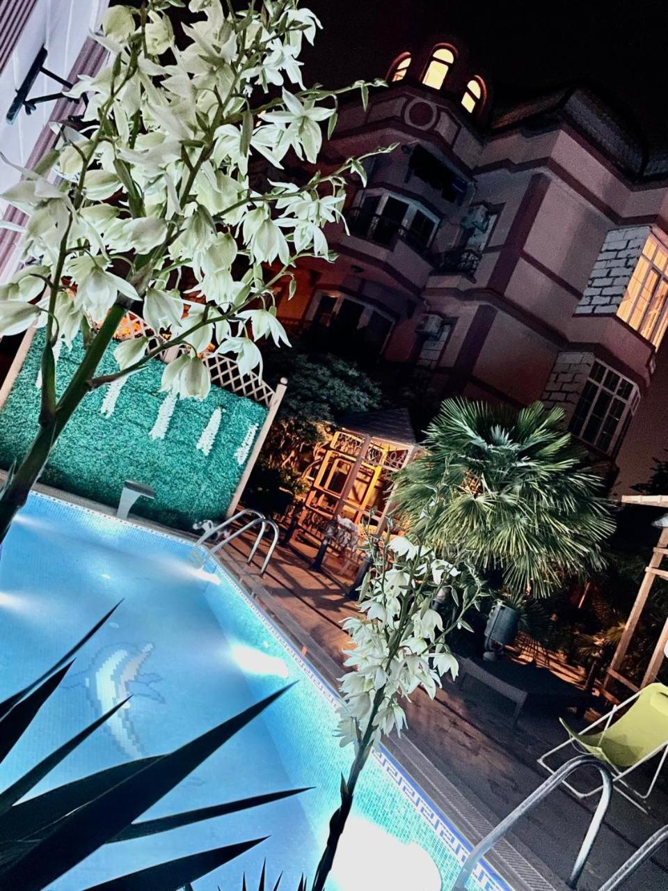 Badamdar villa with pool and sauna