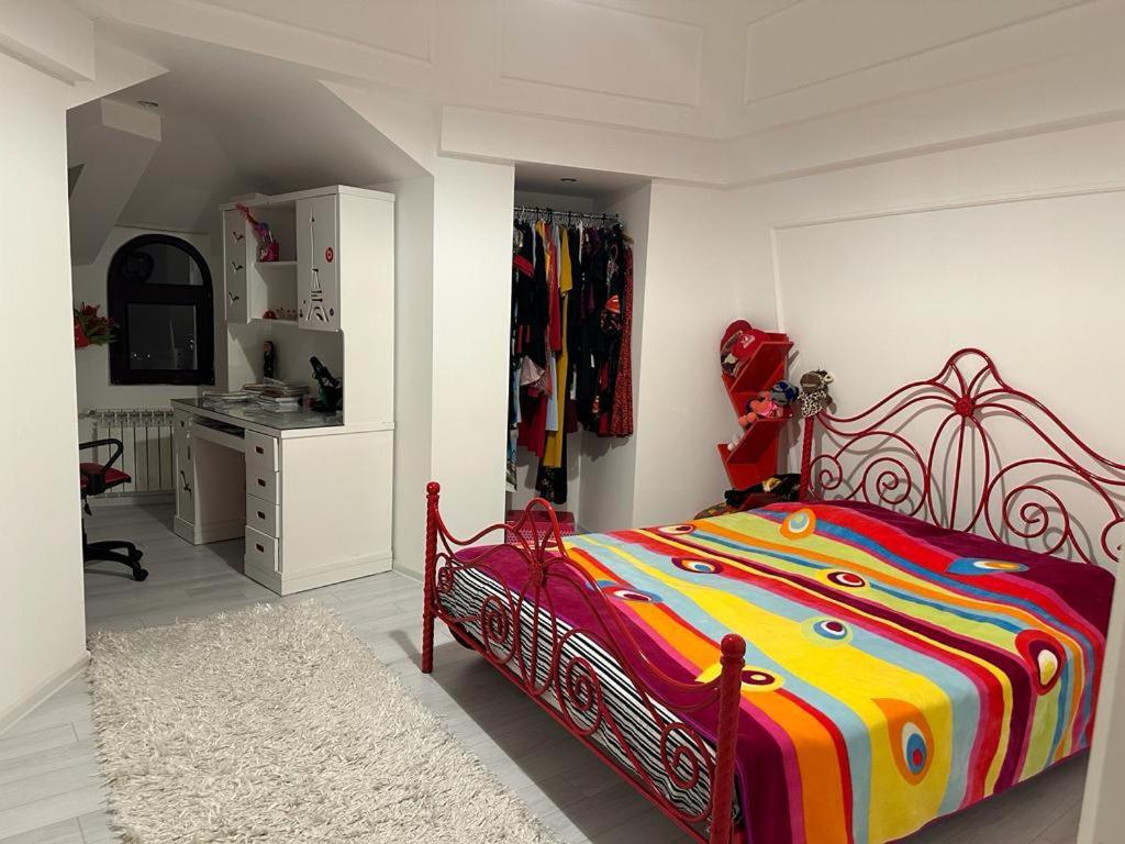 Badamdar villa with pool and sauna