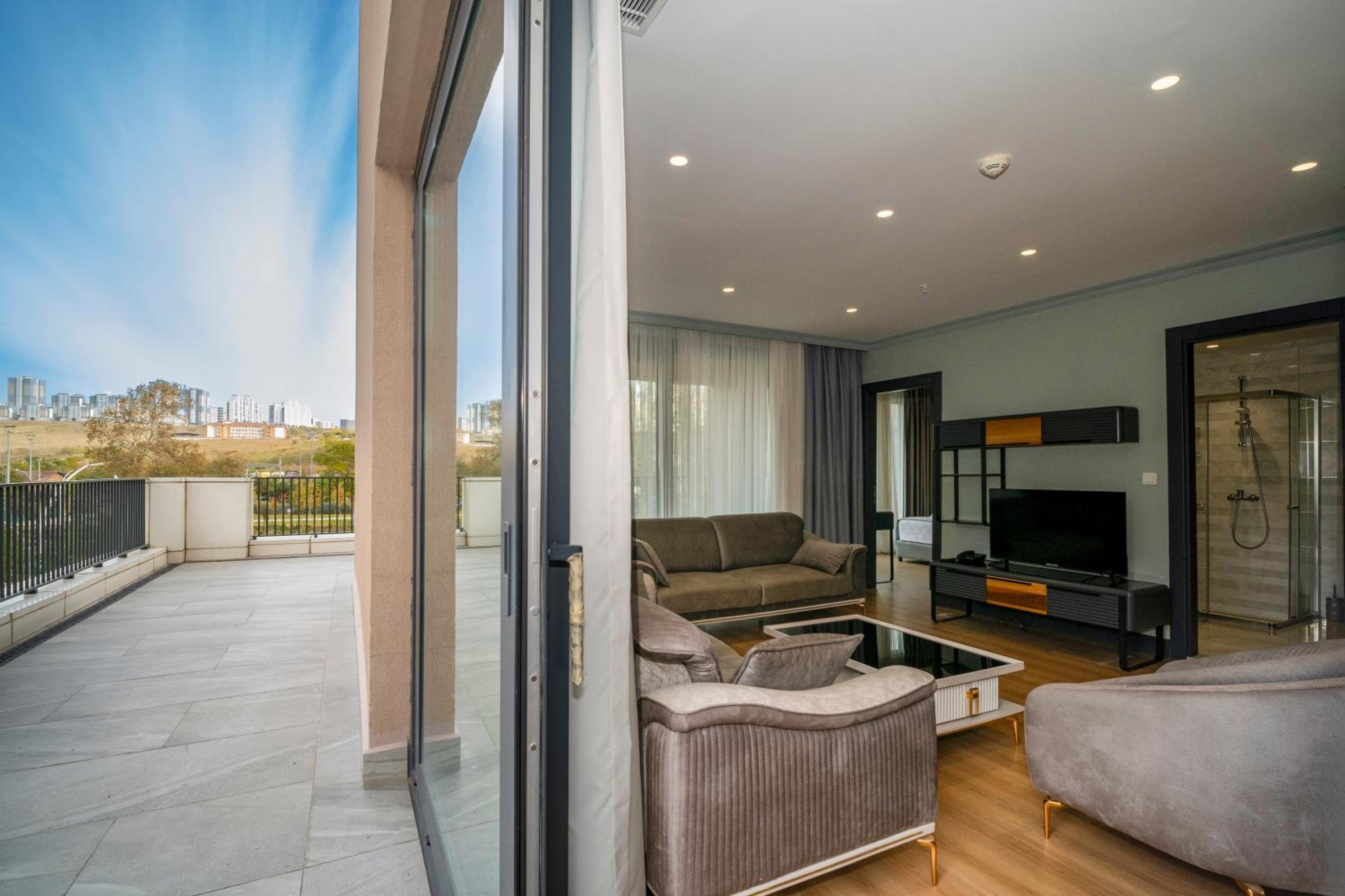 Rusel Park Residence