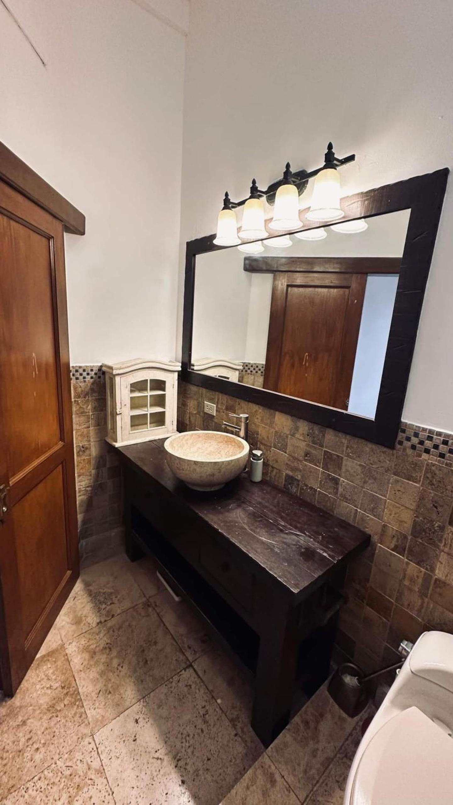 Colonial & Spacious Apto-best Location In Oldtown