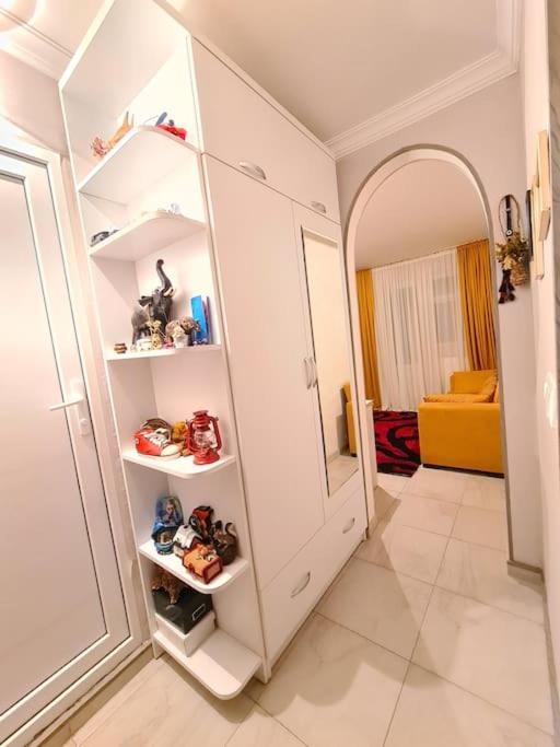 Lovely 1-Bedroom Apartment in Tbilisi view 4