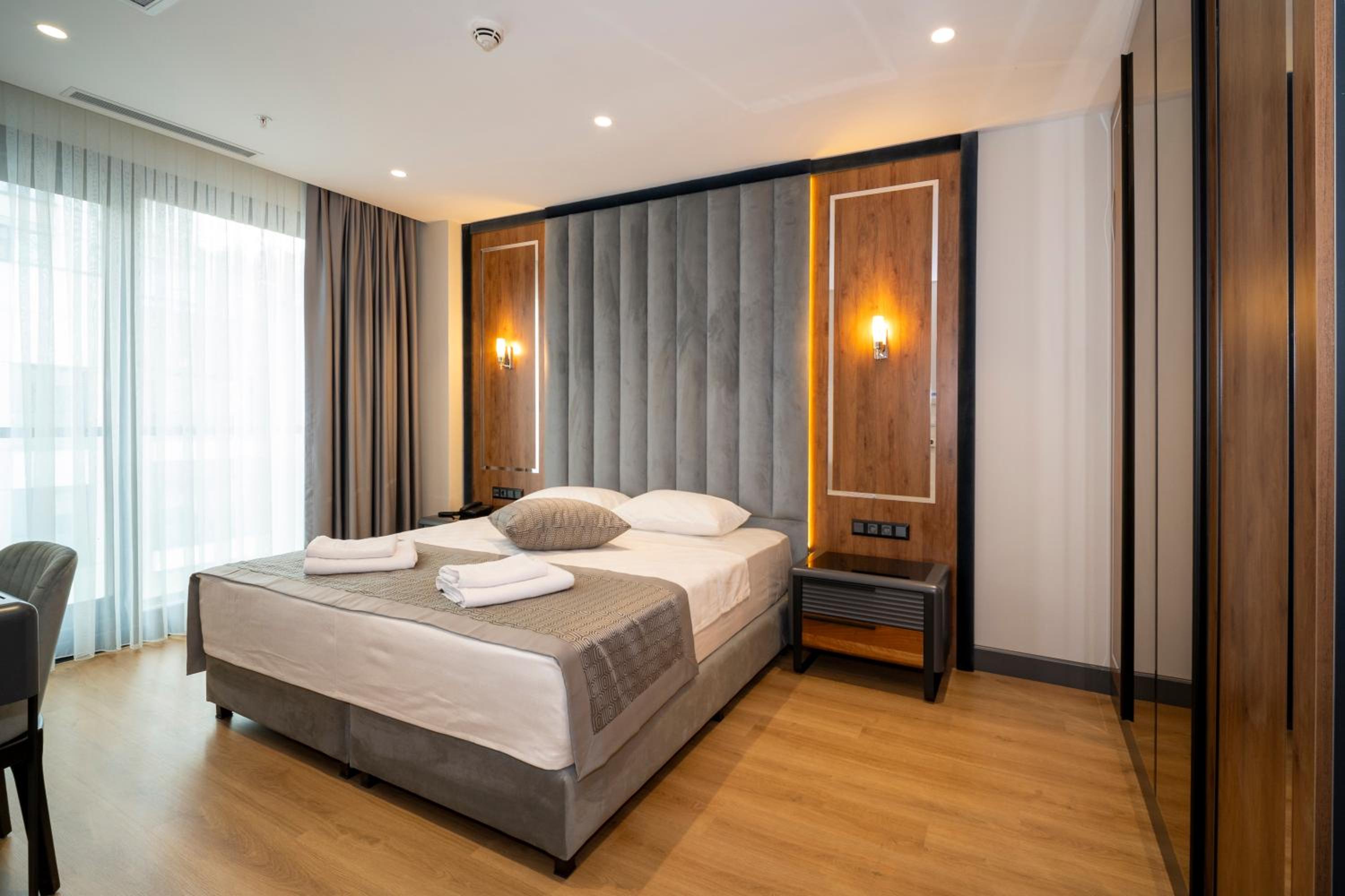 Rusel Park Residence