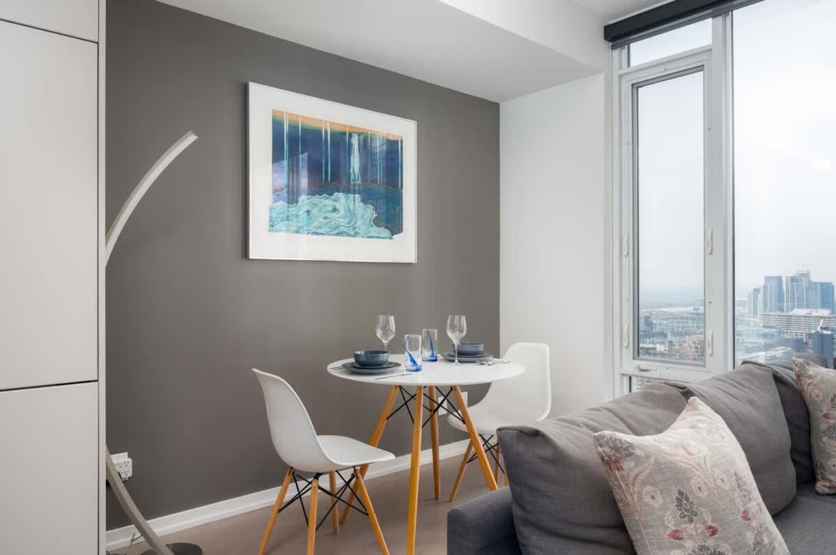 Sunset Views in Chic Condo by Cn Tower