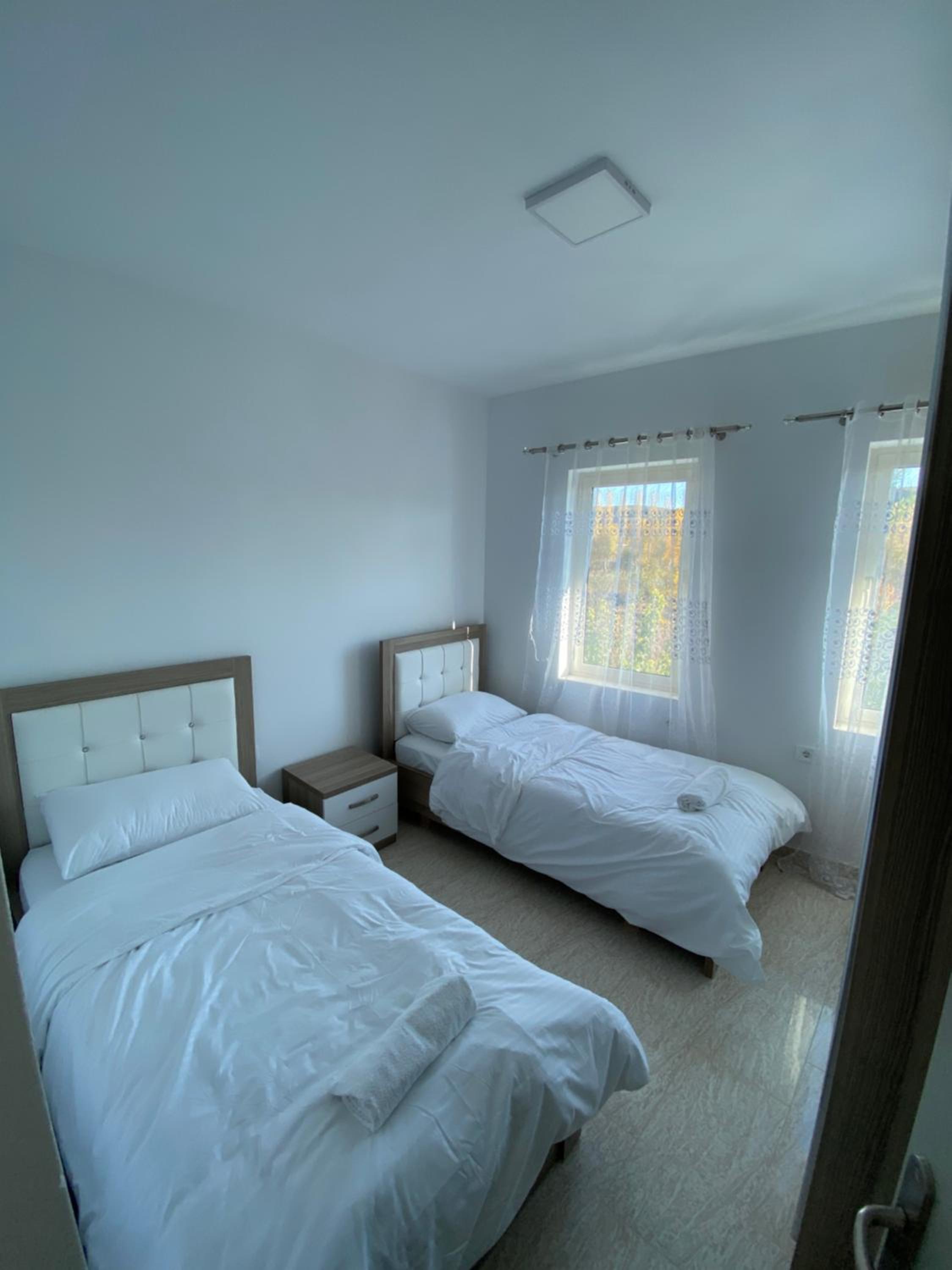 Apartament tushemisht photo 2