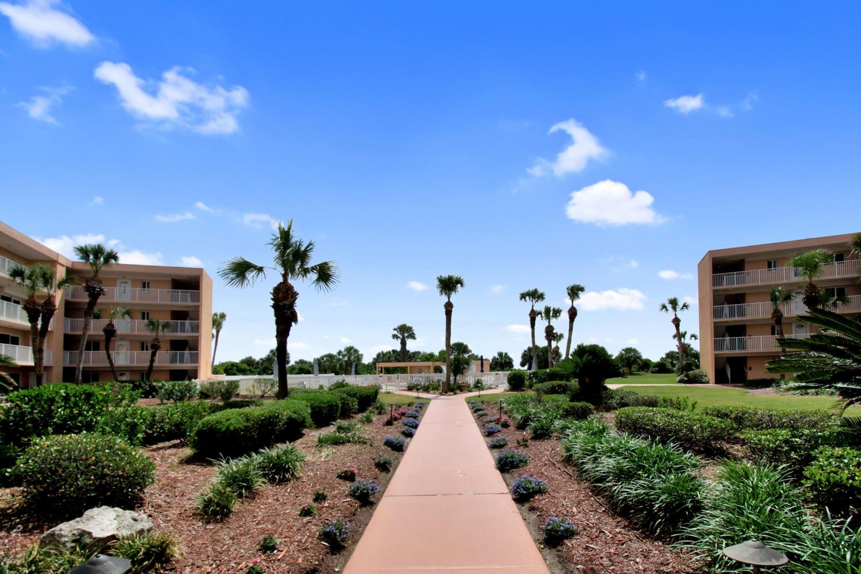 Hotel Oceanfront Oasis - Image 1