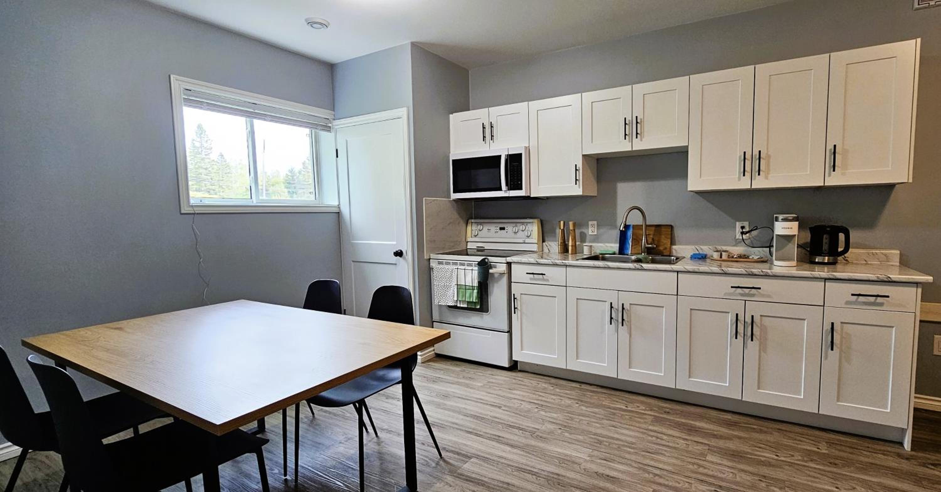 Thunder Bay Vacations - Central Thunder Bay Retreat - Property Image 2