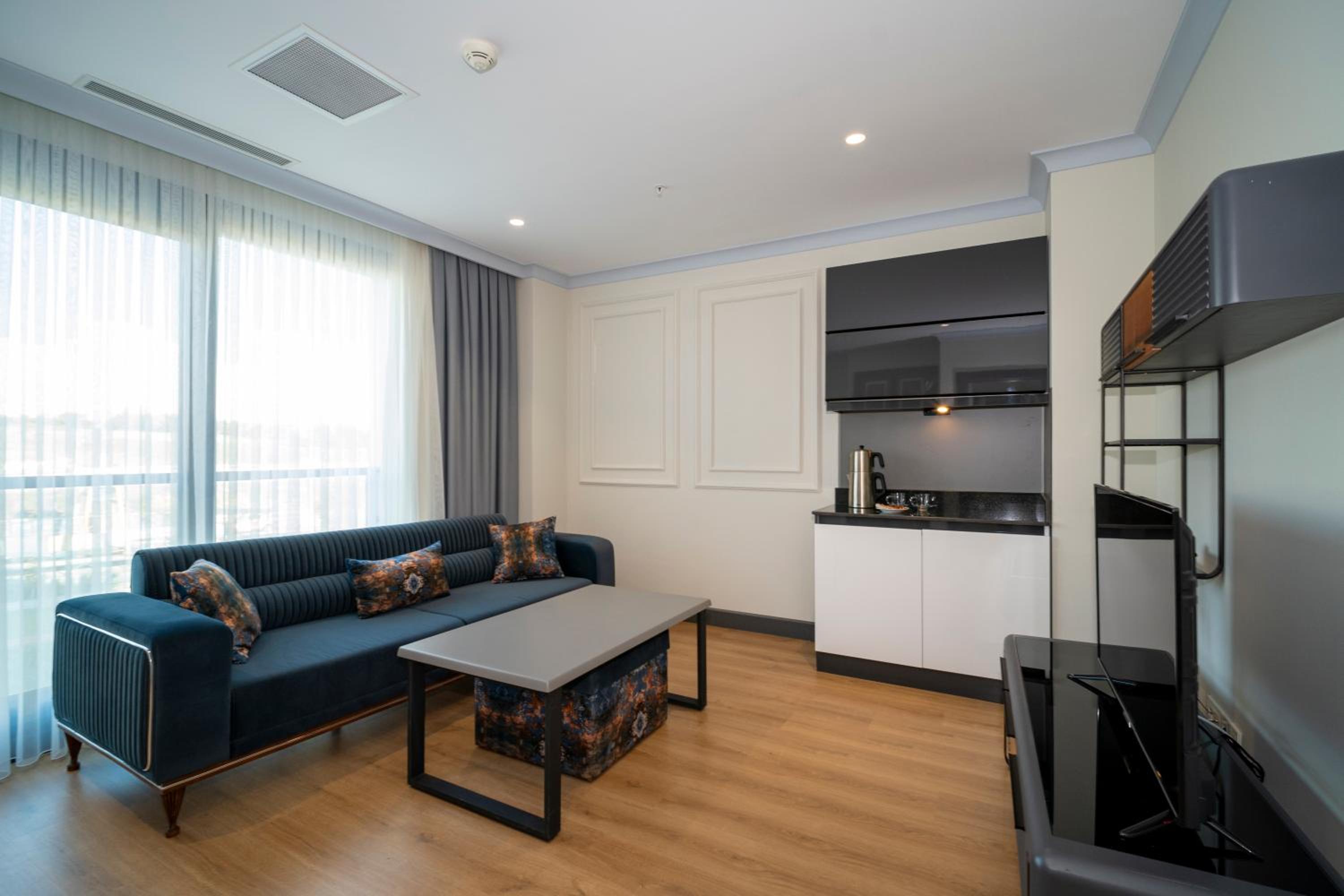 Rusel Park Residence