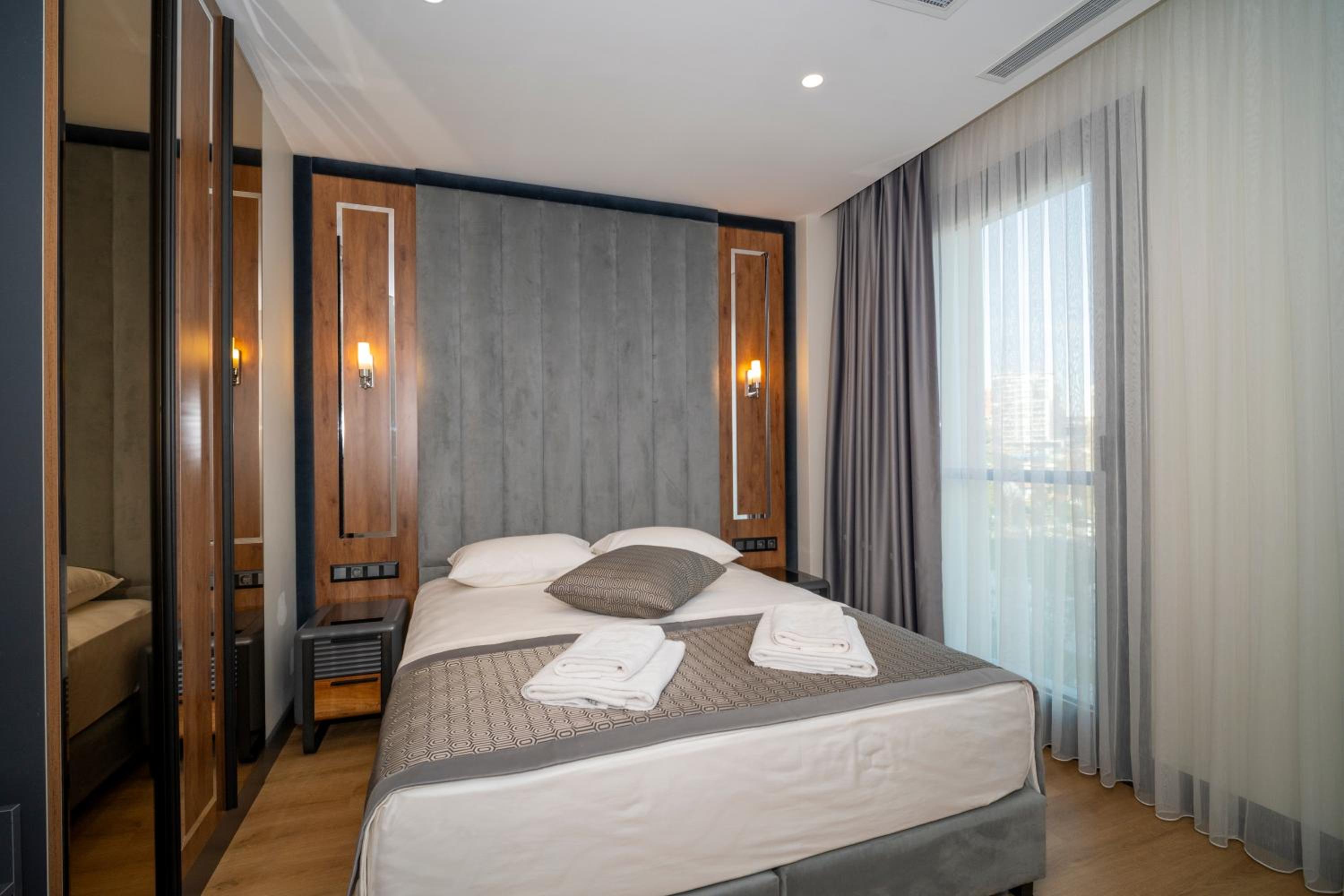 Rusel Park Residence