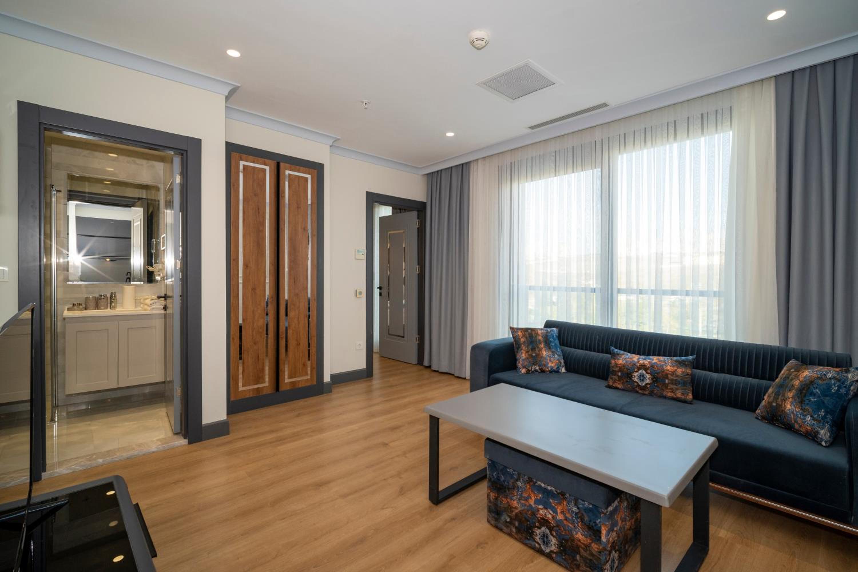 Rusel Park Residence