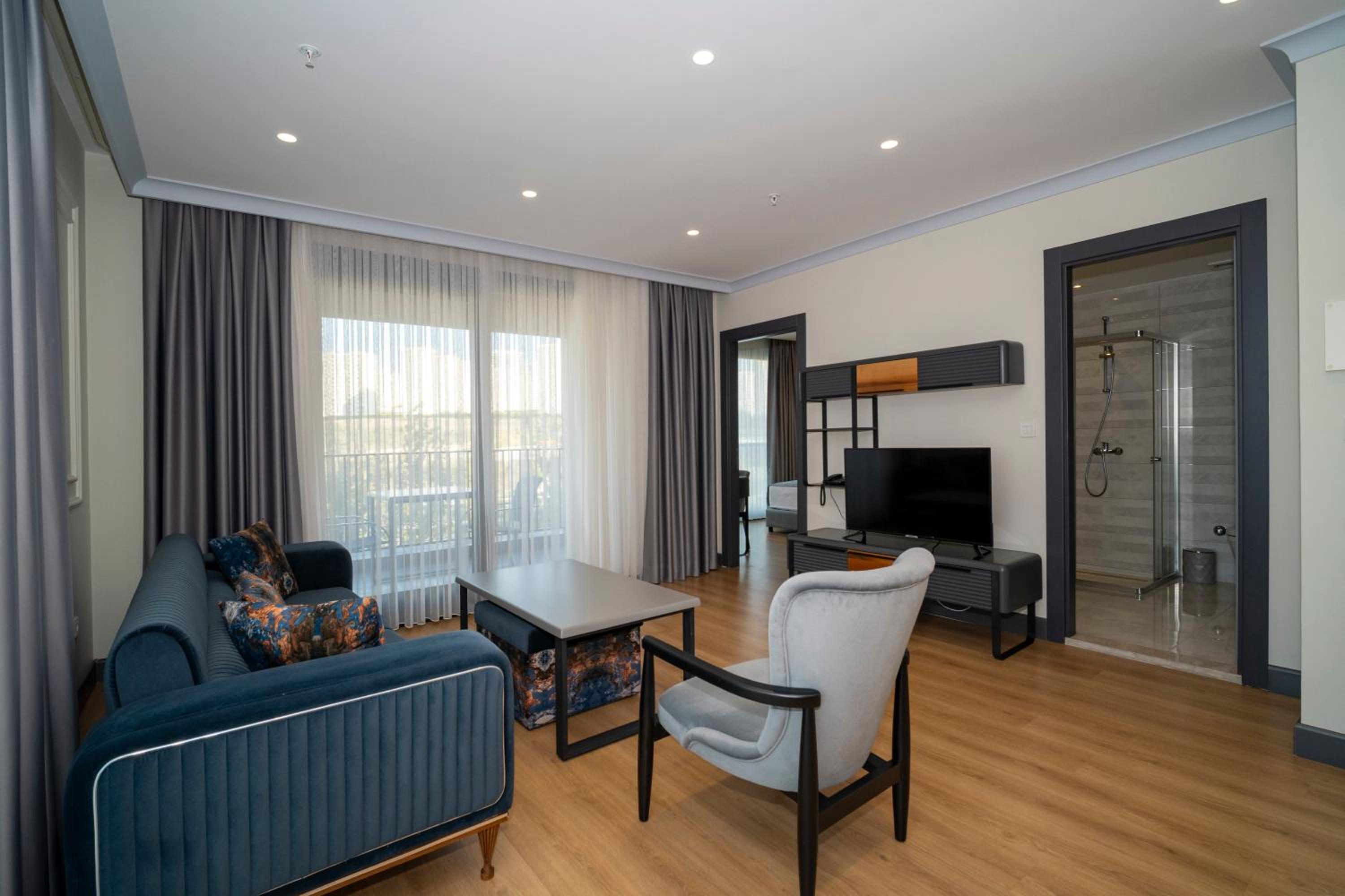 Rusel Park Residence