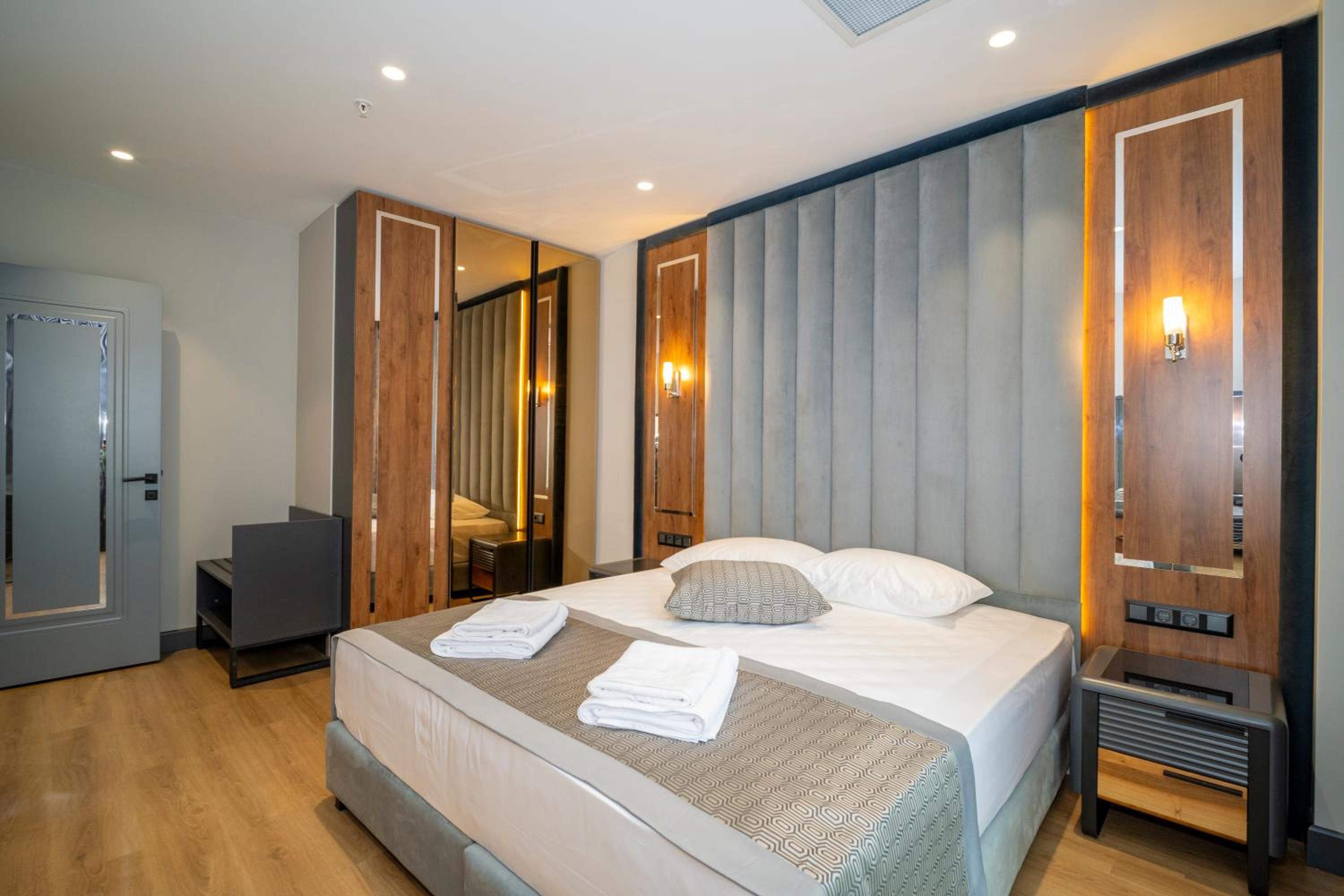 Rusel Park Residence