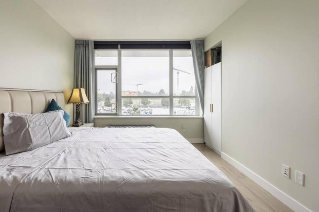 Sunny 2bdrm Apt in Richmond-Monthly rental