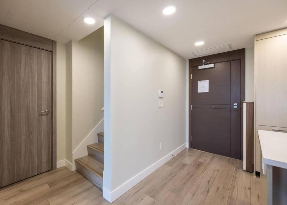 Sunny 2bdrm Apt in Richmond-Monthly rental